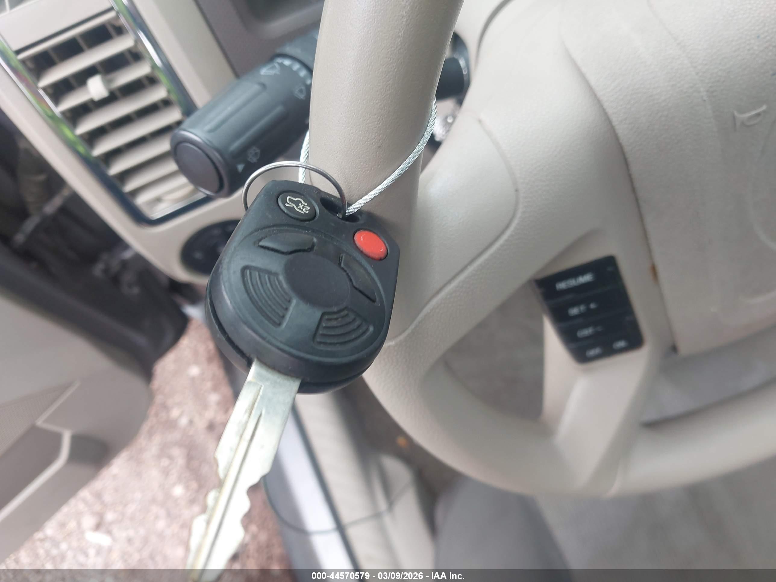 MAZDA TRIBUTE image 11