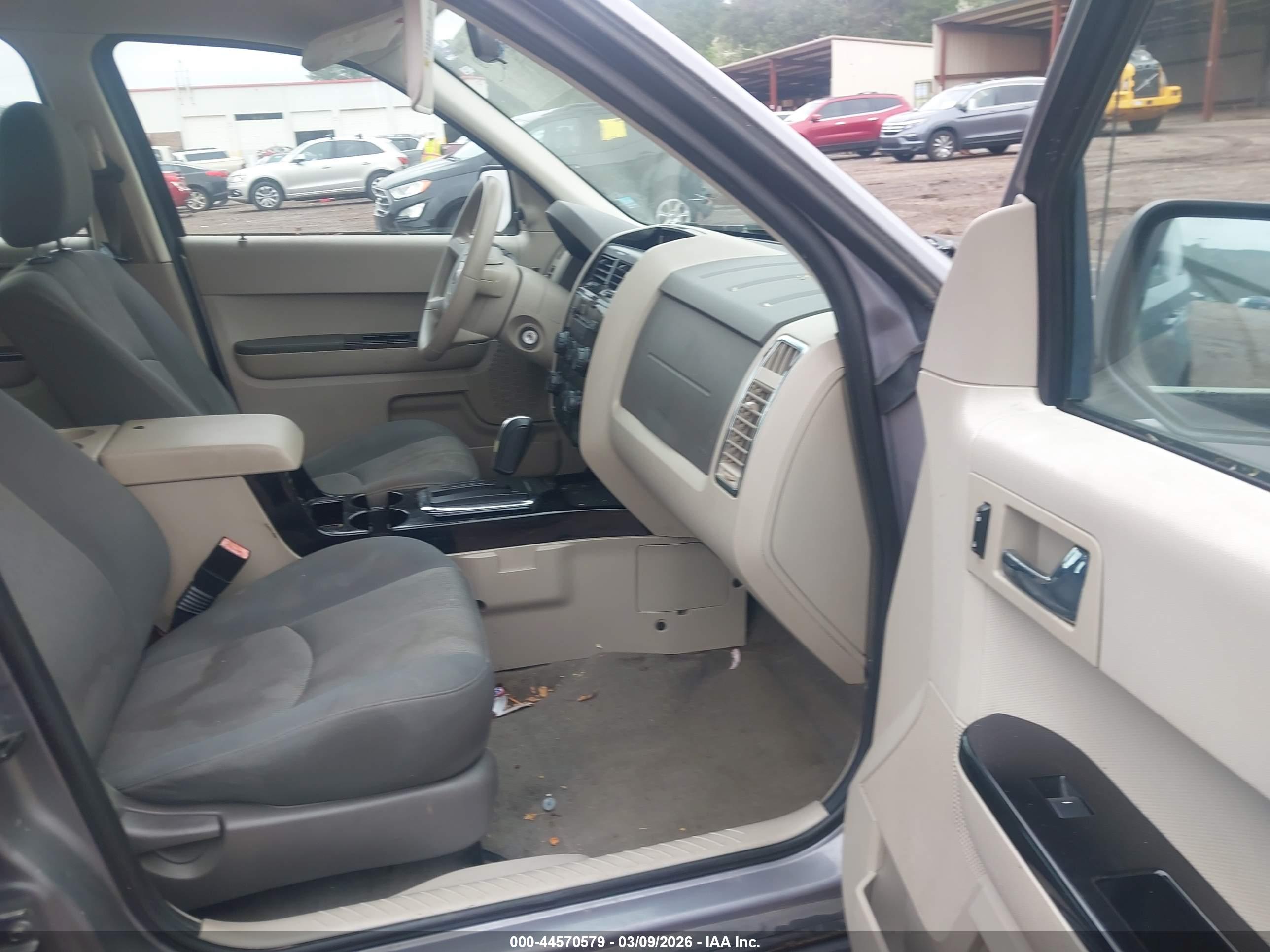 MAZDA TRIBUTE image 5