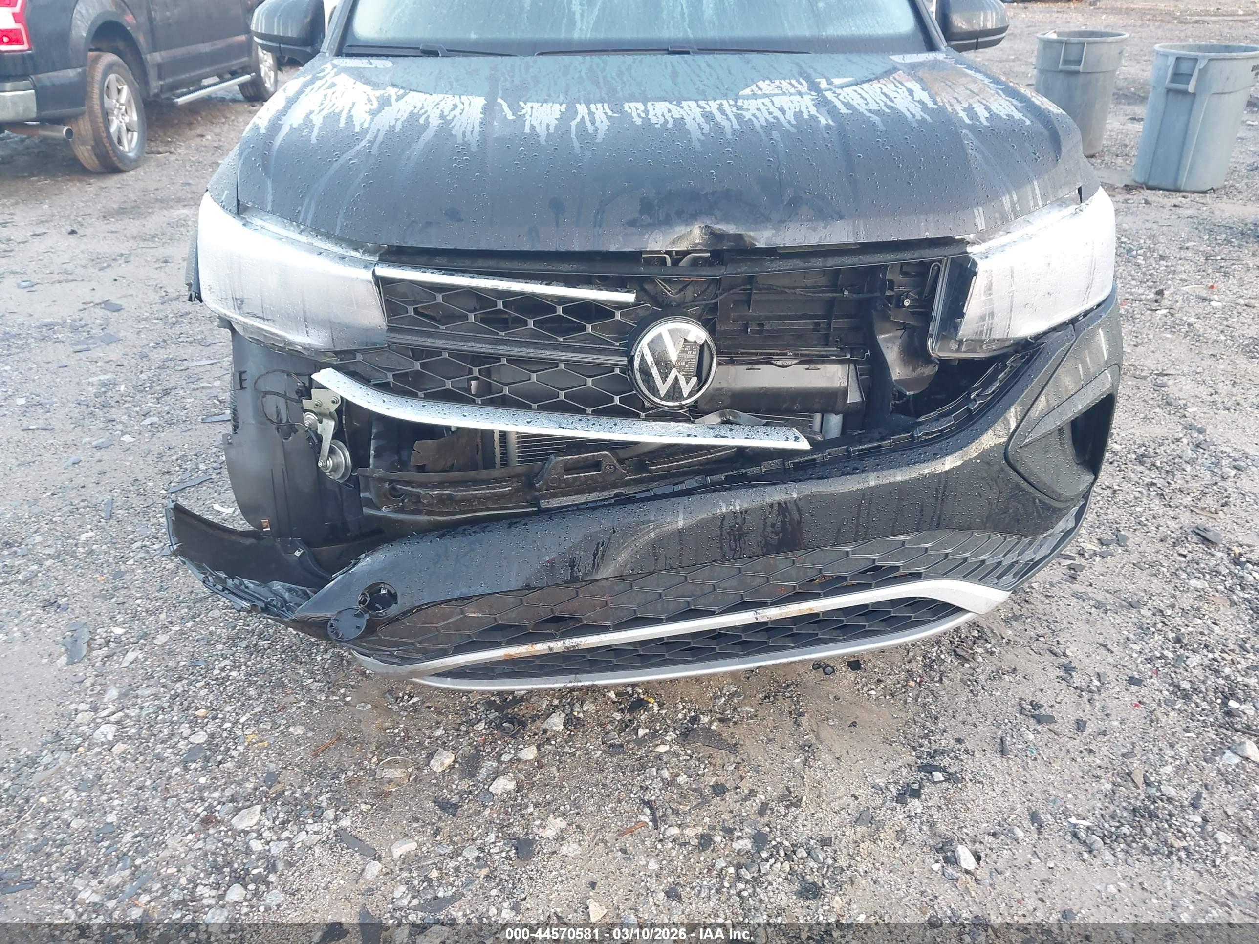 VOLKSWAGEN TAOS image 6