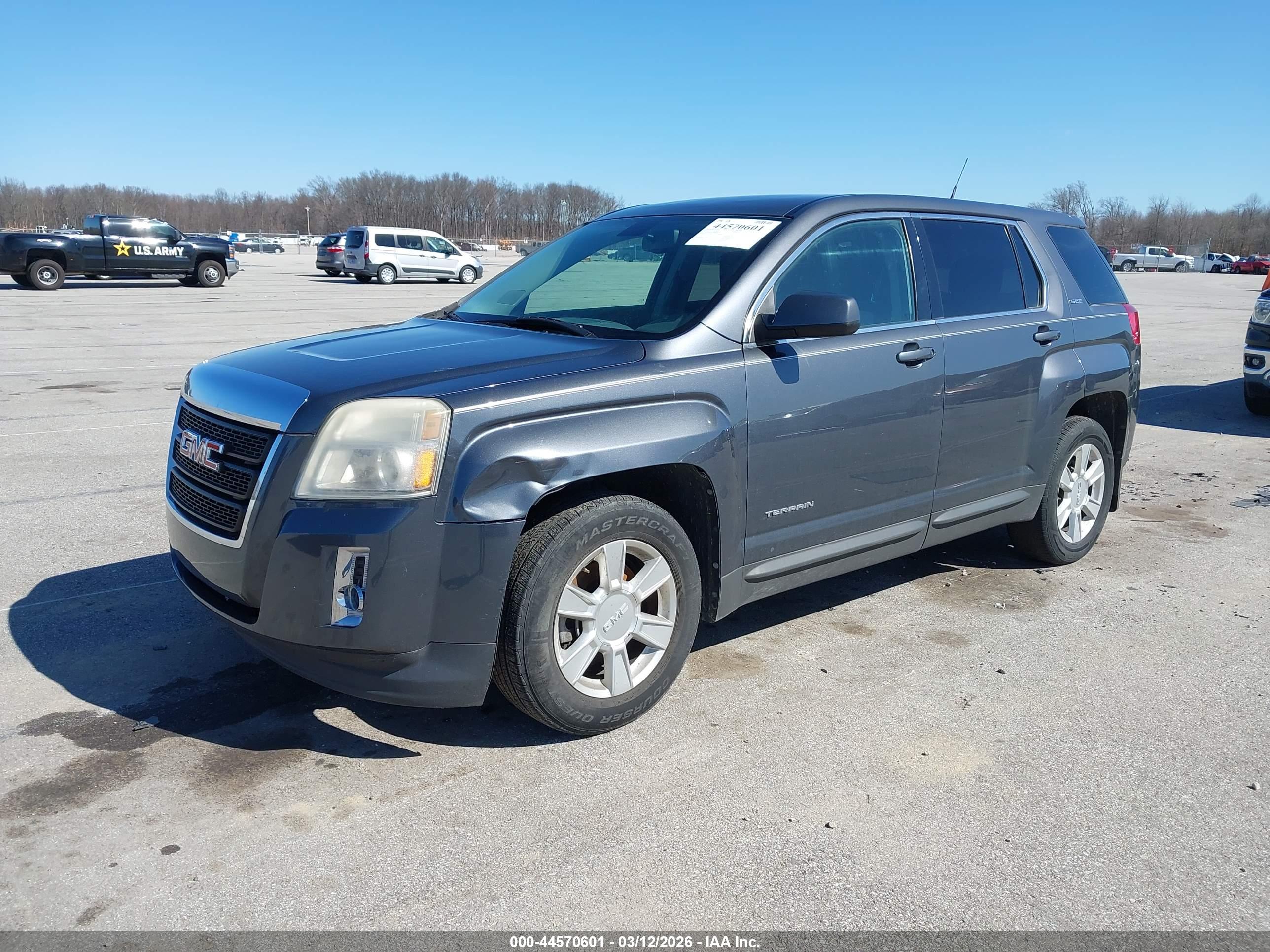 GMC TERRAIN image 2