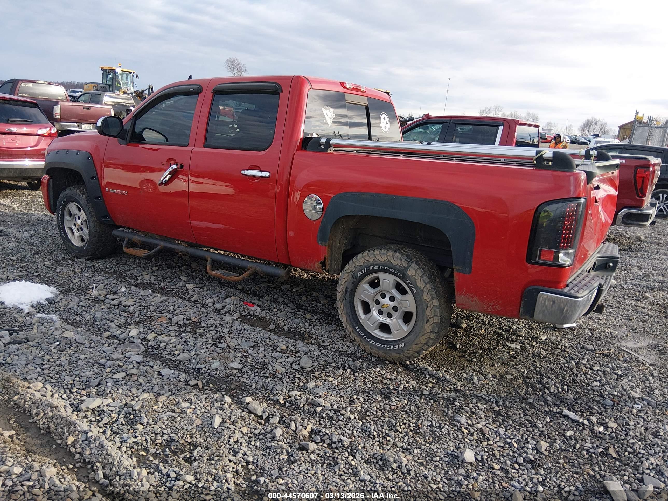 CHEVROLET SILVERADO image 3