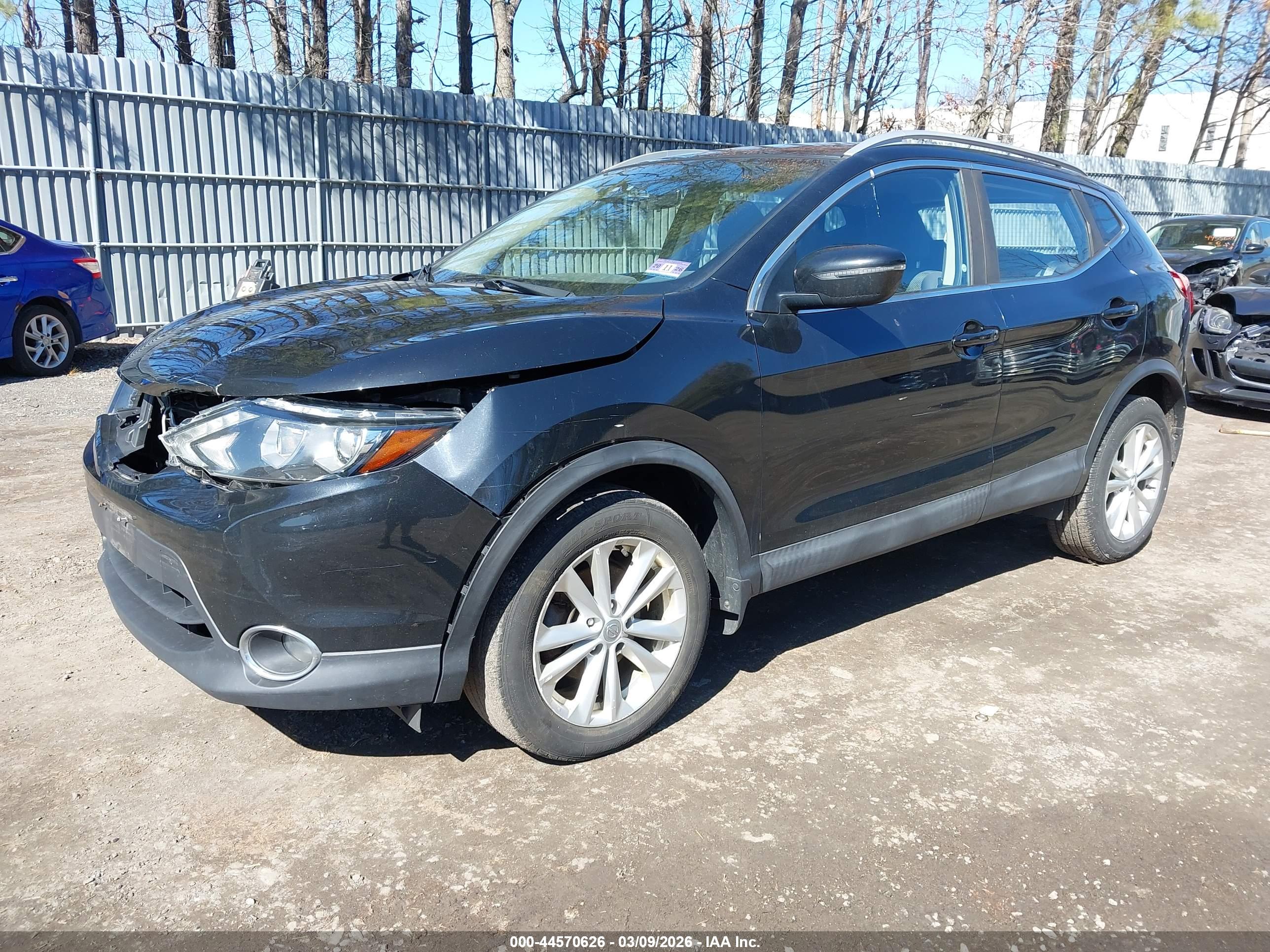 NISSAN ROGUE image 2