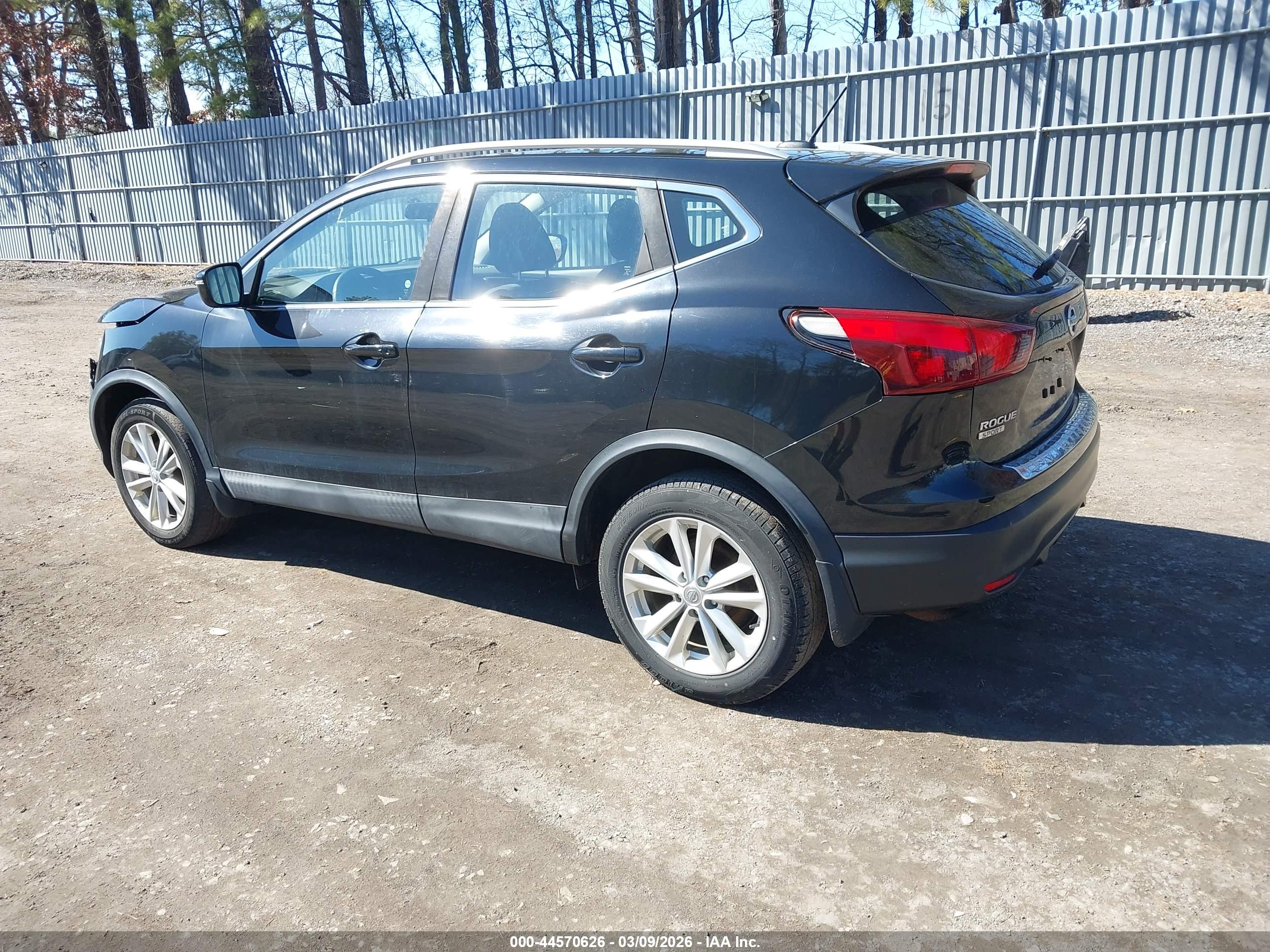 NISSAN ROGUE image 3