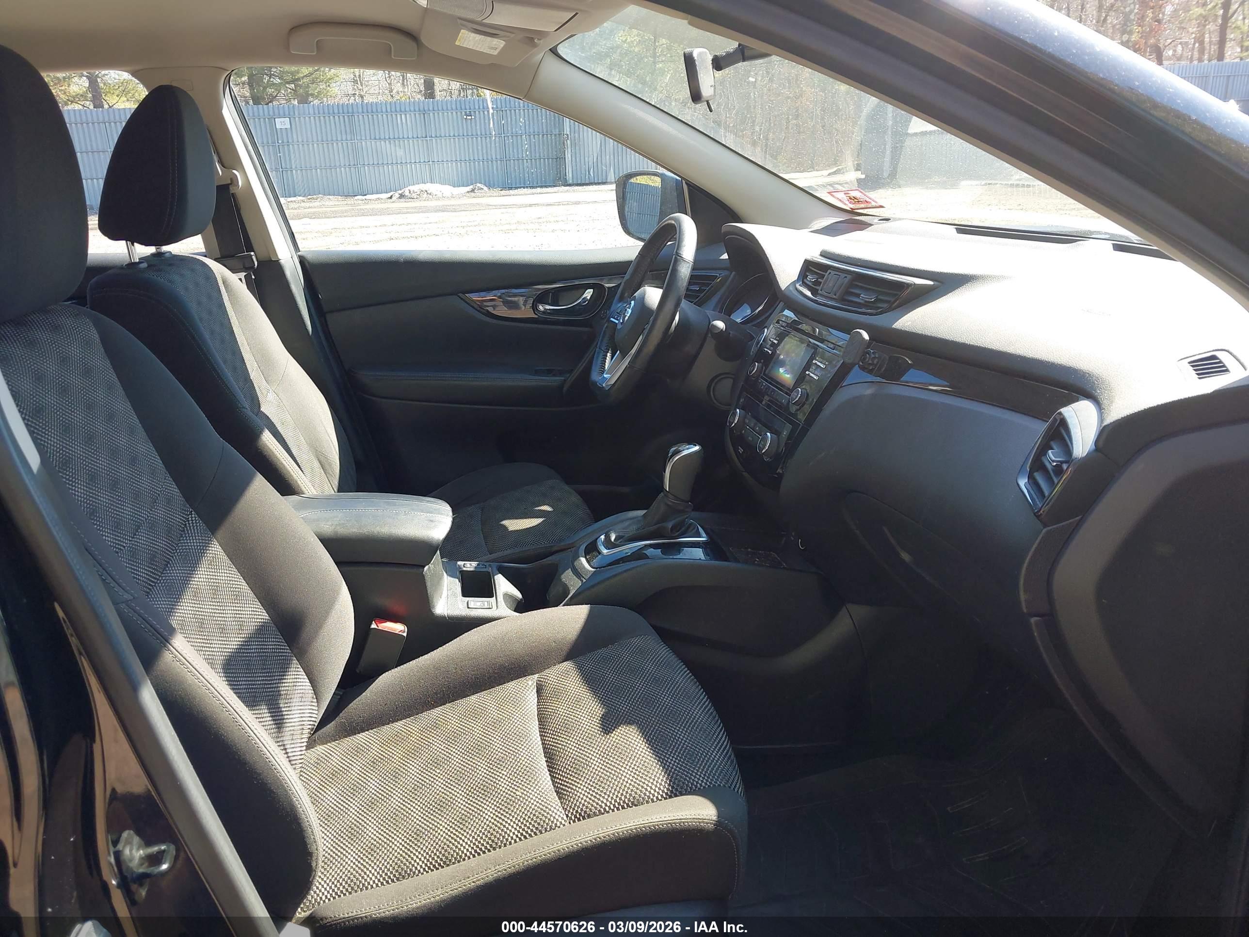 NISSAN ROGUE image 5