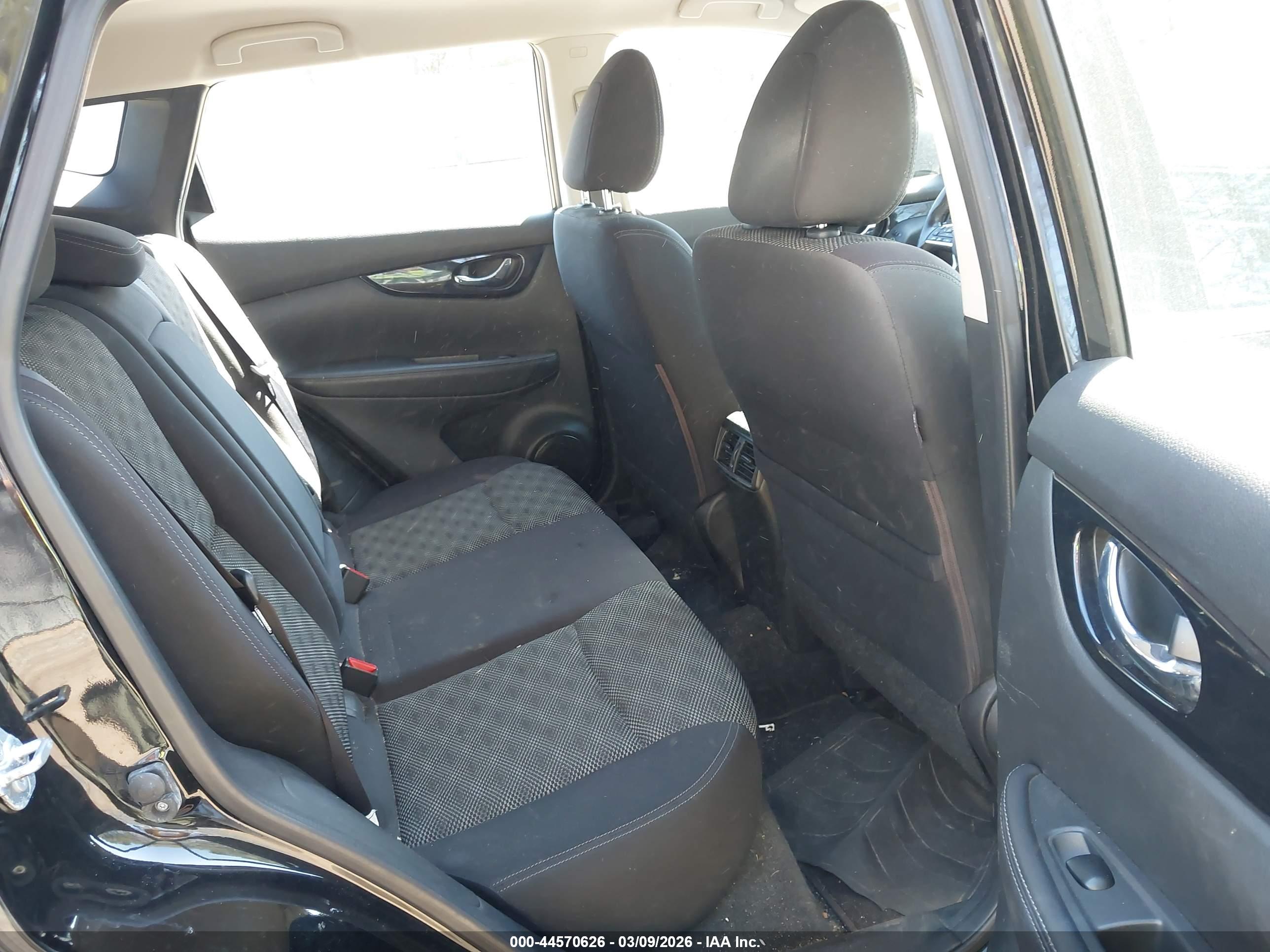NISSAN ROGUE image 8
