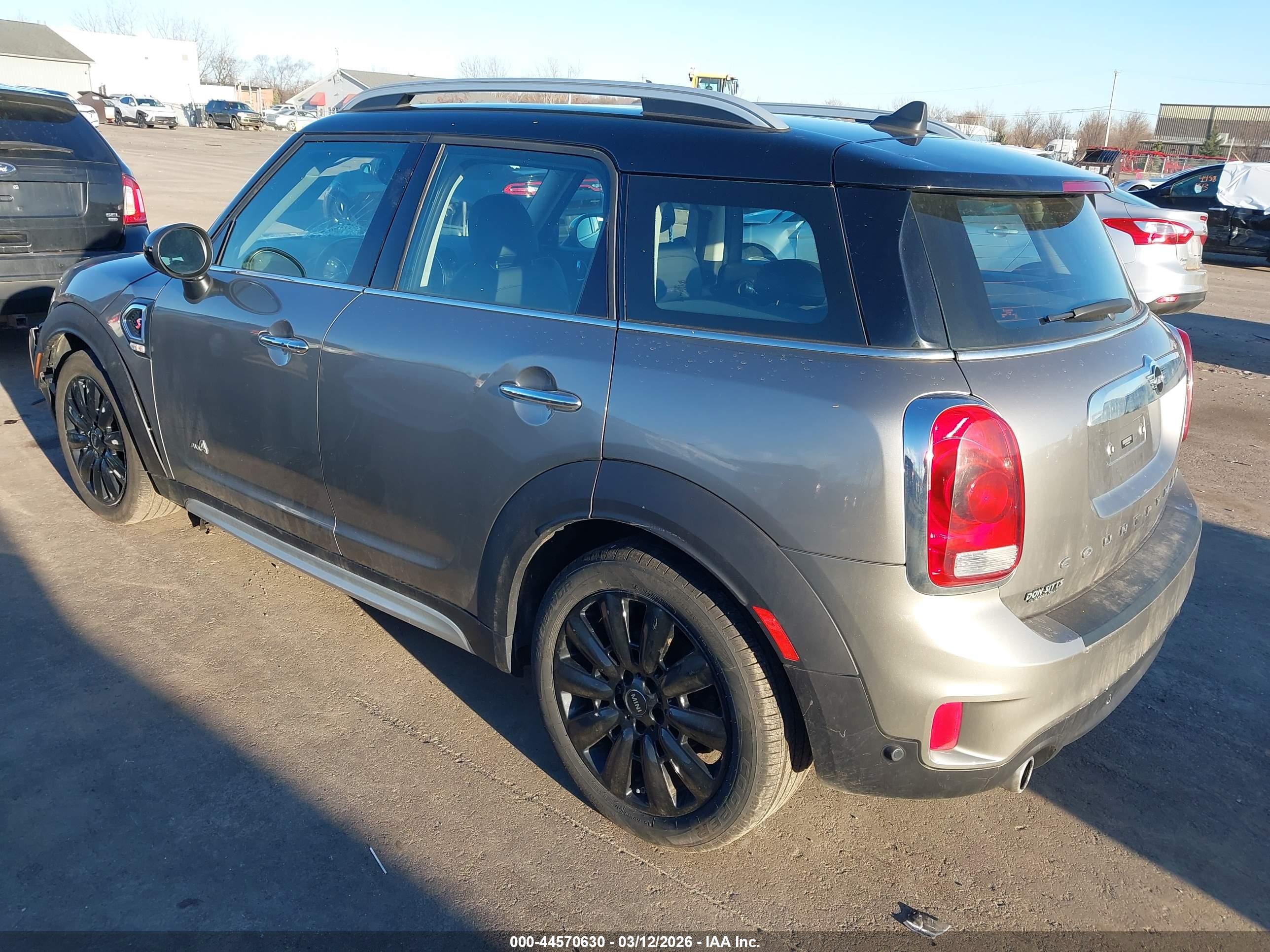 MINI COUNTRYMAN image 3