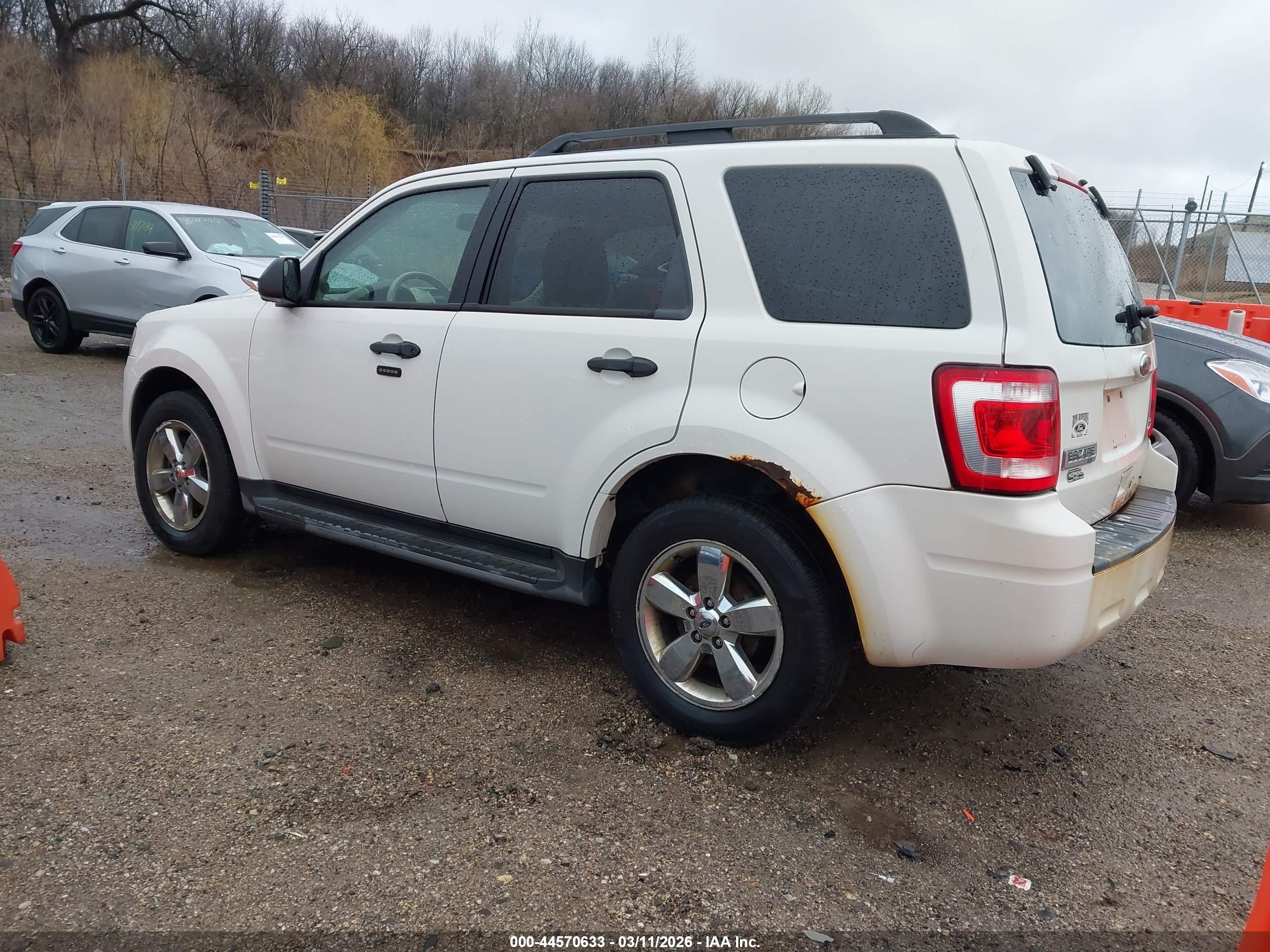 FORD ESCAPE image 3