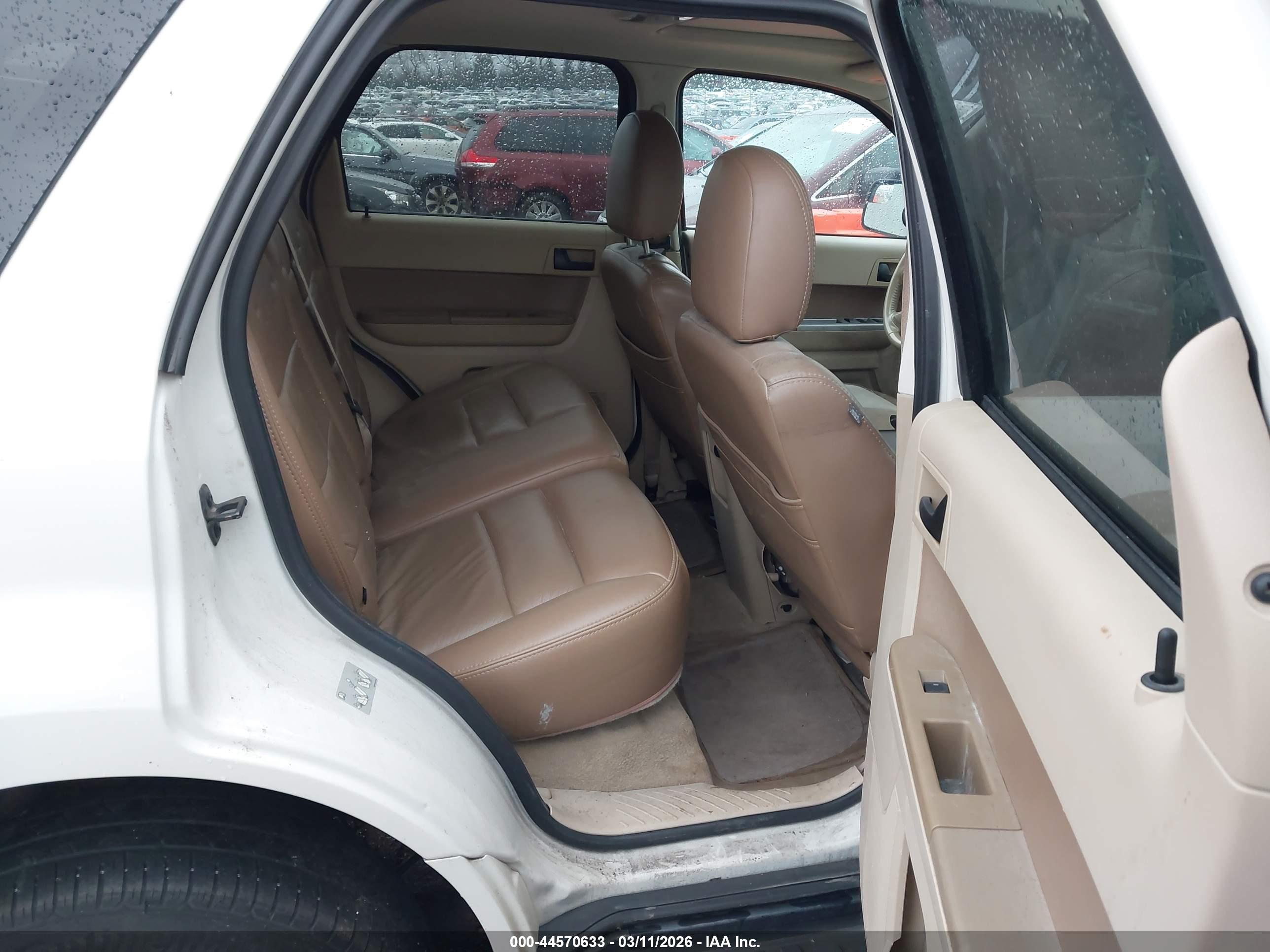 FORD ESCAPE image 8