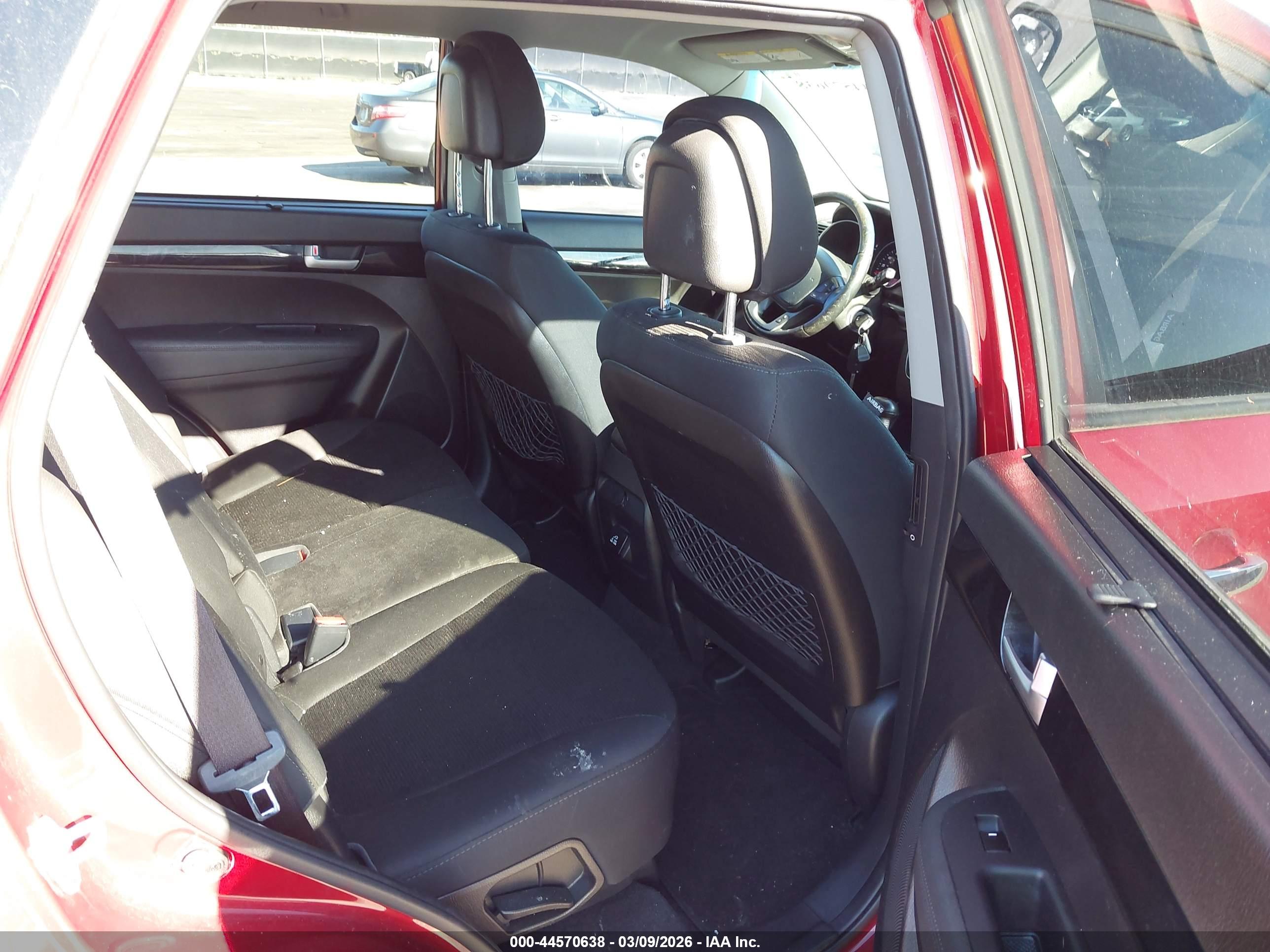 KIA SORENTO image 8