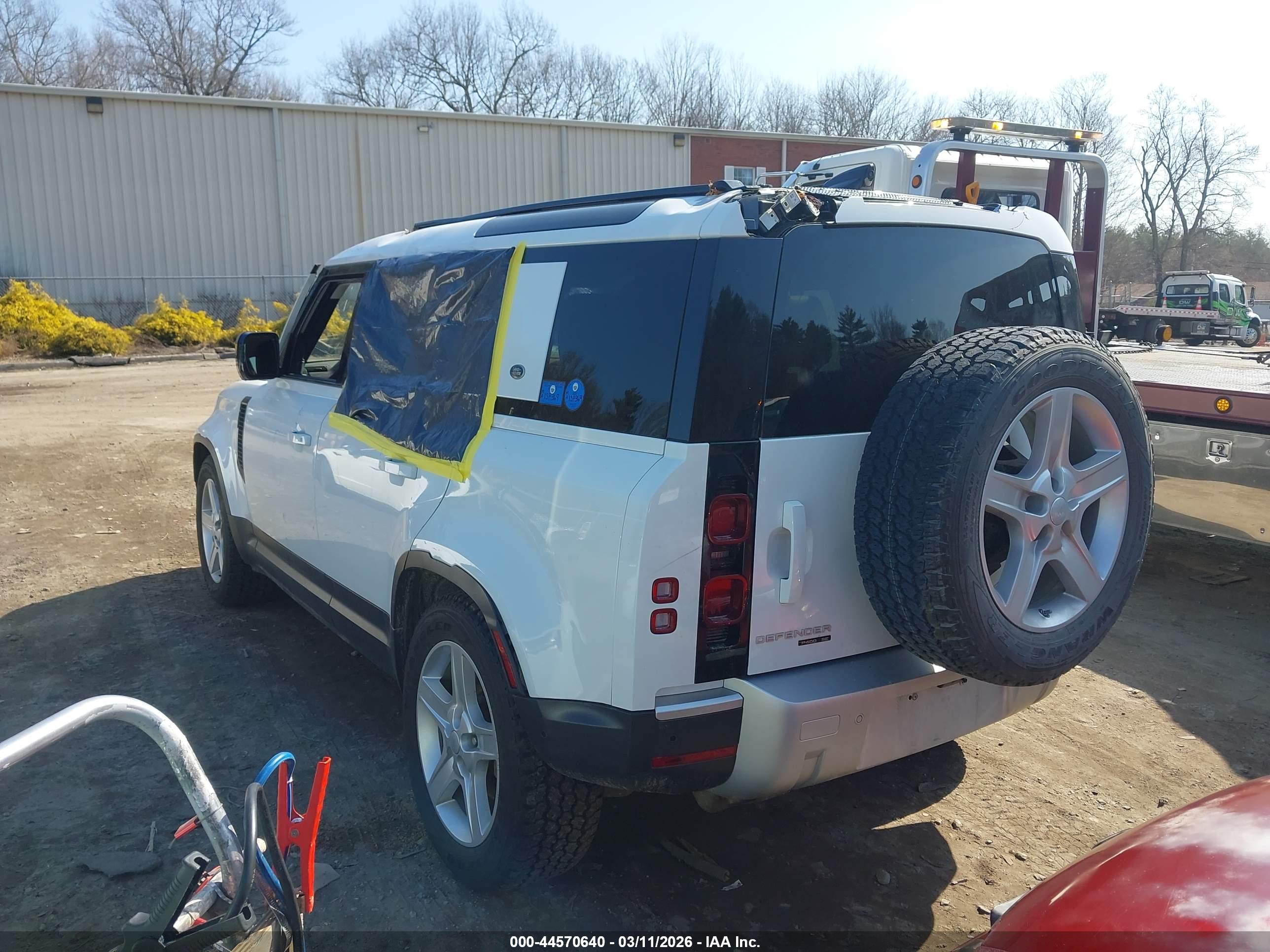 LAND ROVER image 3