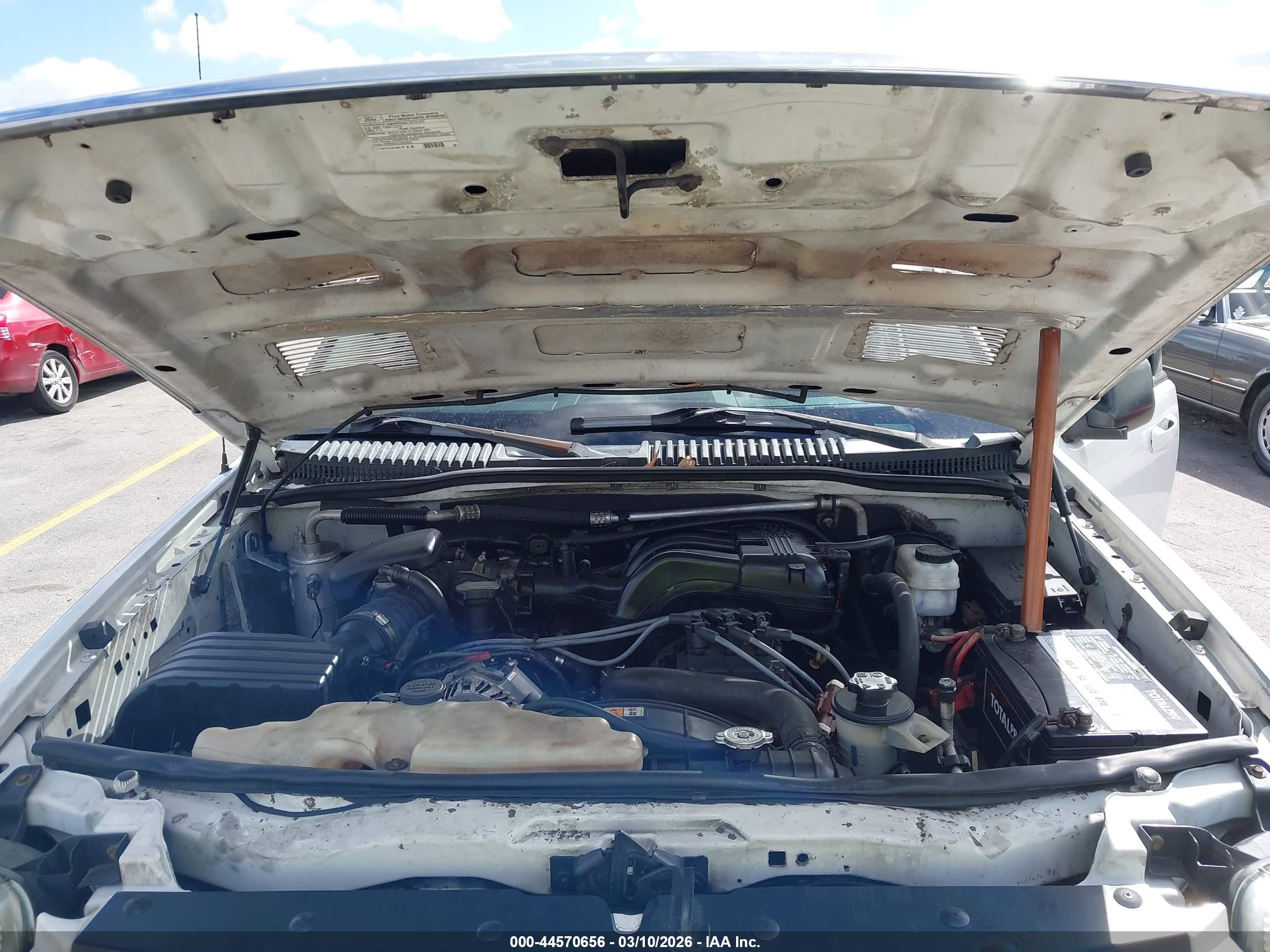 FORD EXPLORER image 10