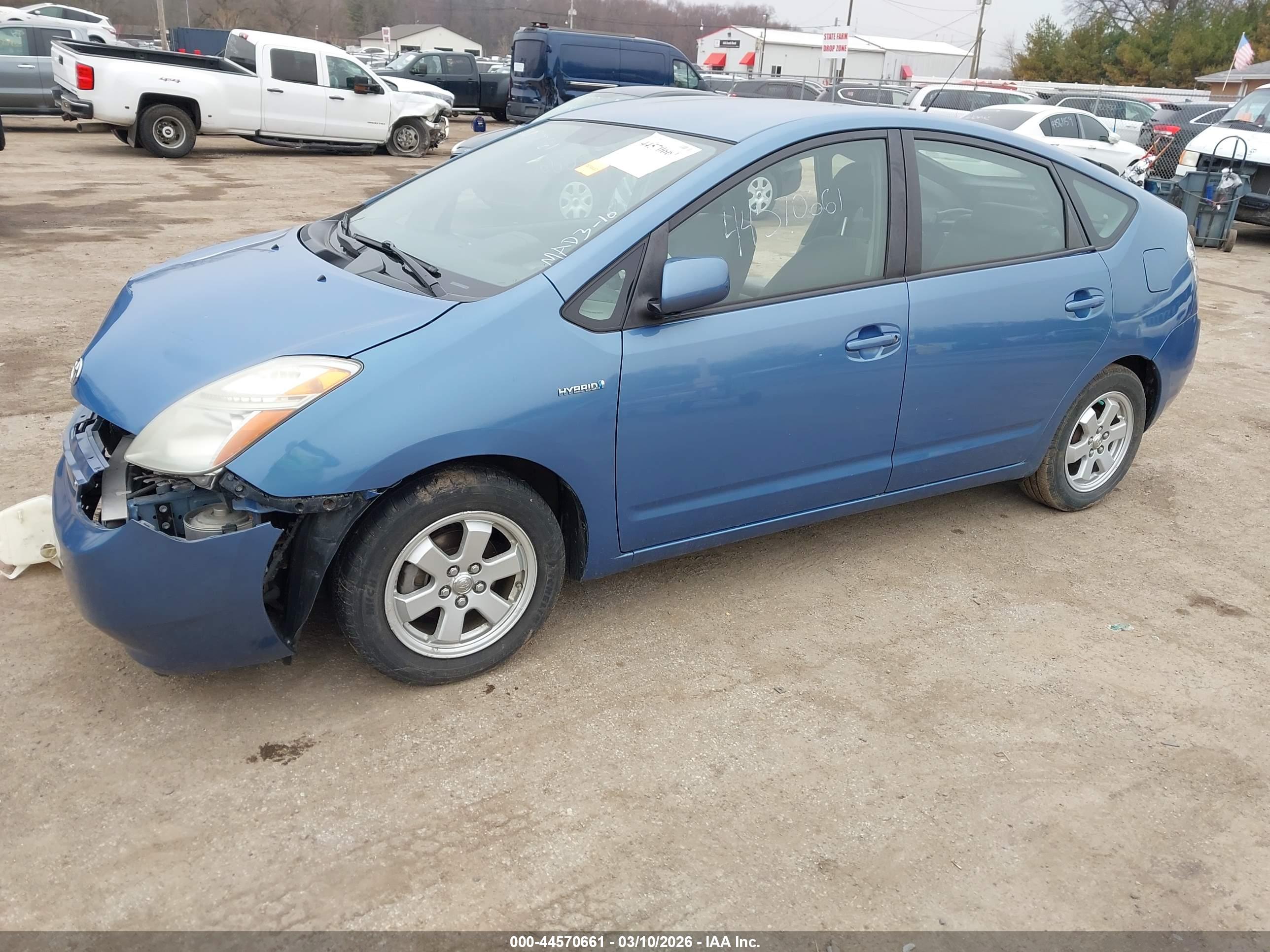 TOYOTA PRIUS image 2