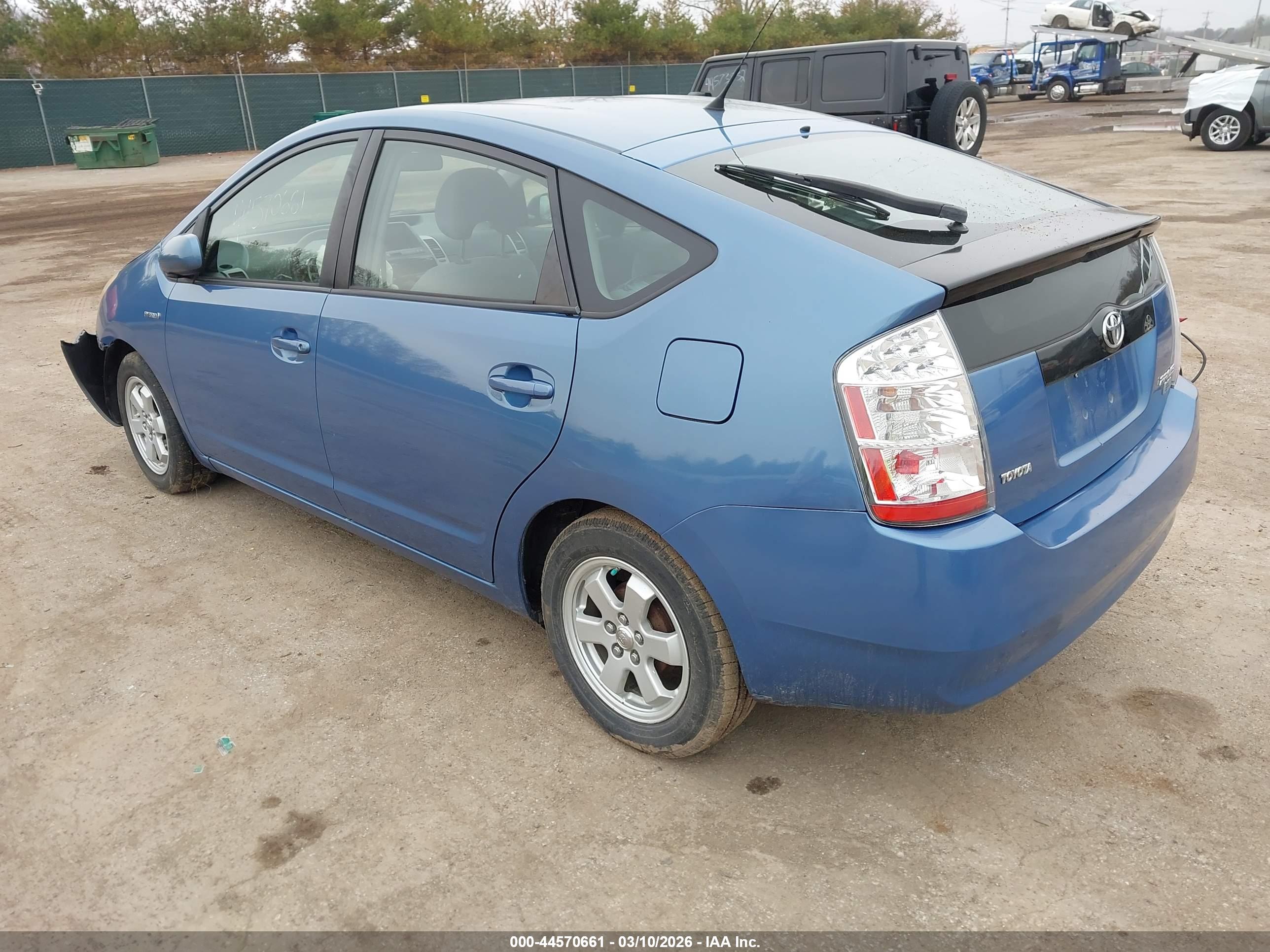 TOYOTA PRIUS image 3