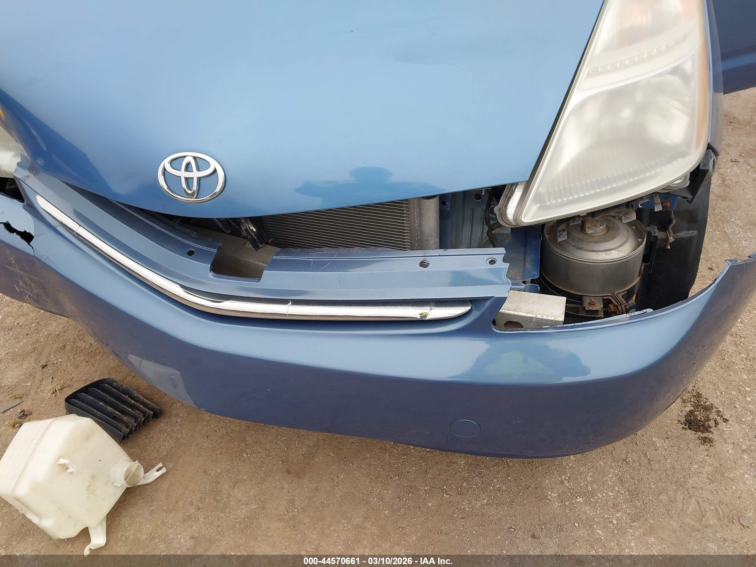 TOYOTA PRIUS image 6