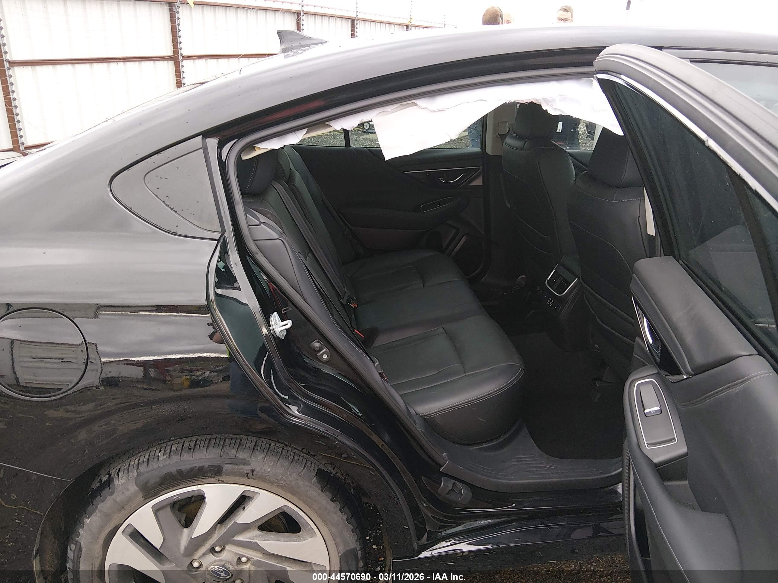 SUBARU LEGACY image 8