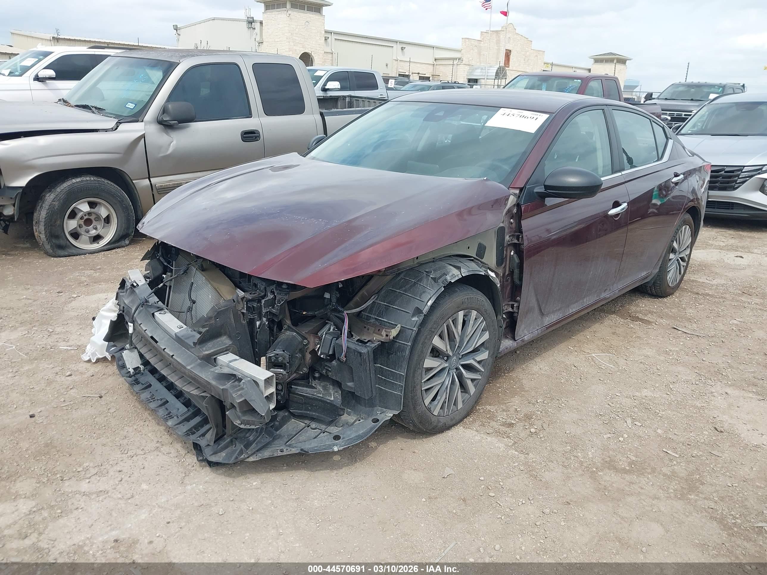 NISSAN ALTIMA image 2
