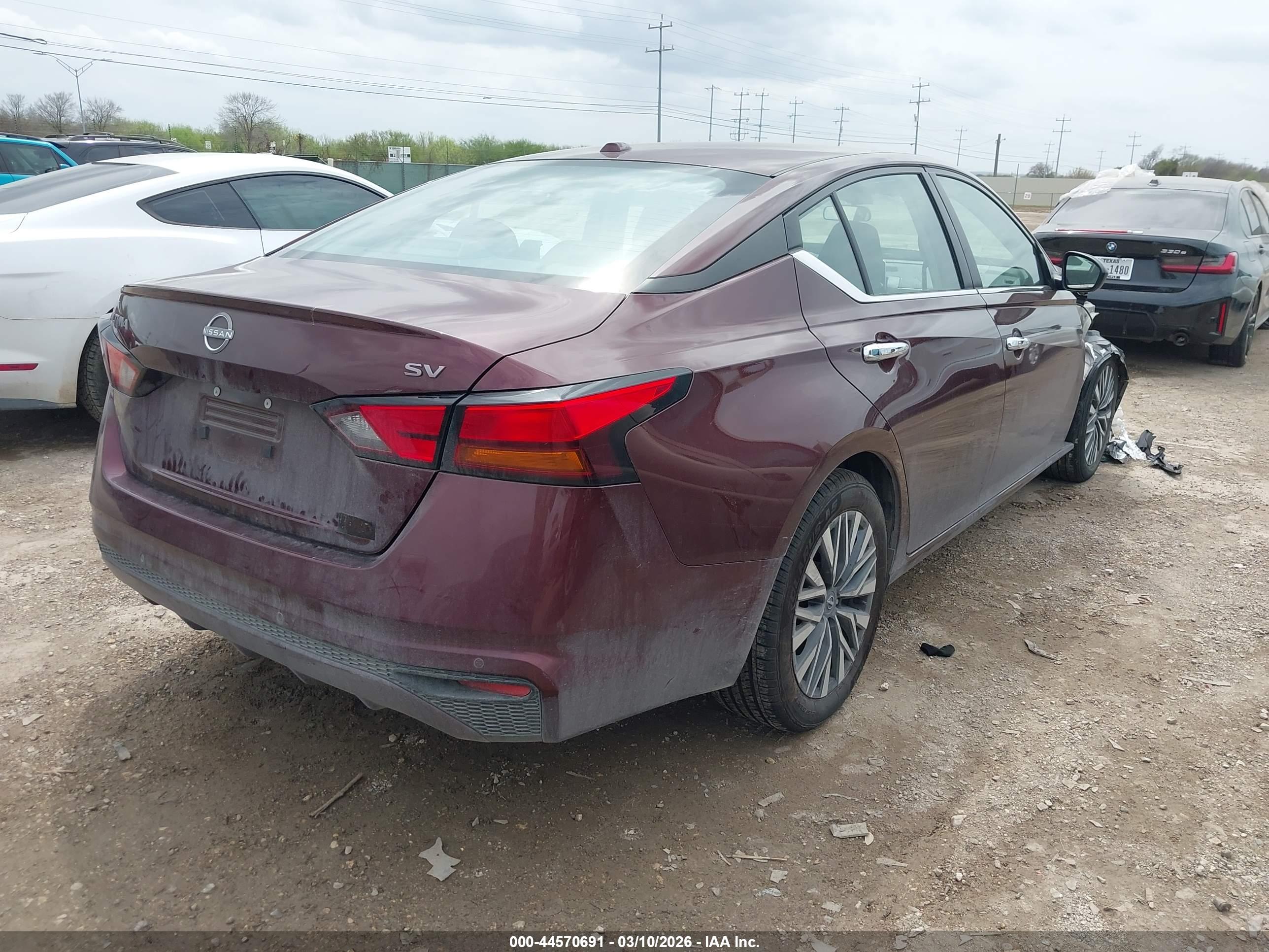 NISSAN ALTIMA image 4