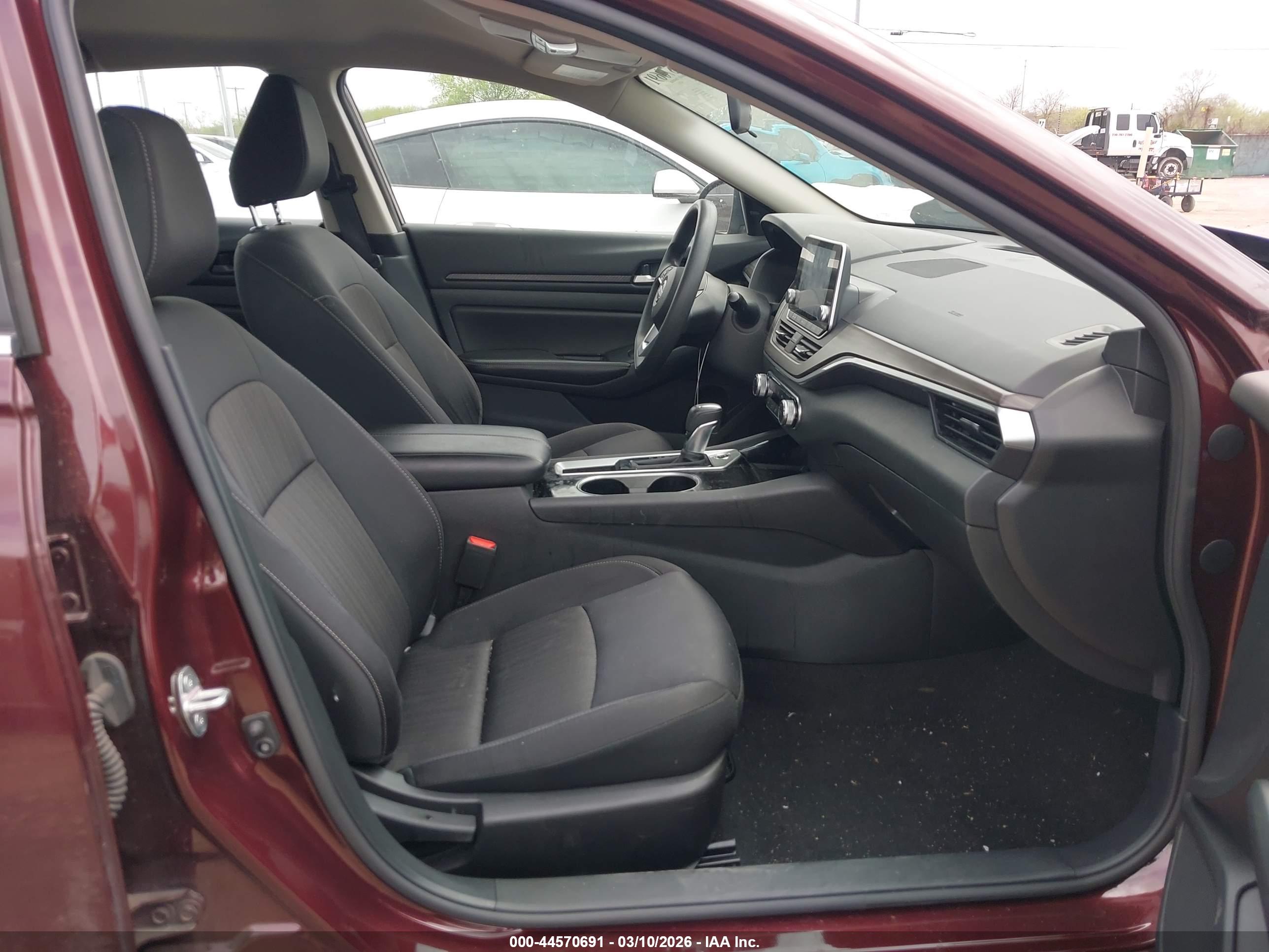 NISSAN ALTIMA image 5