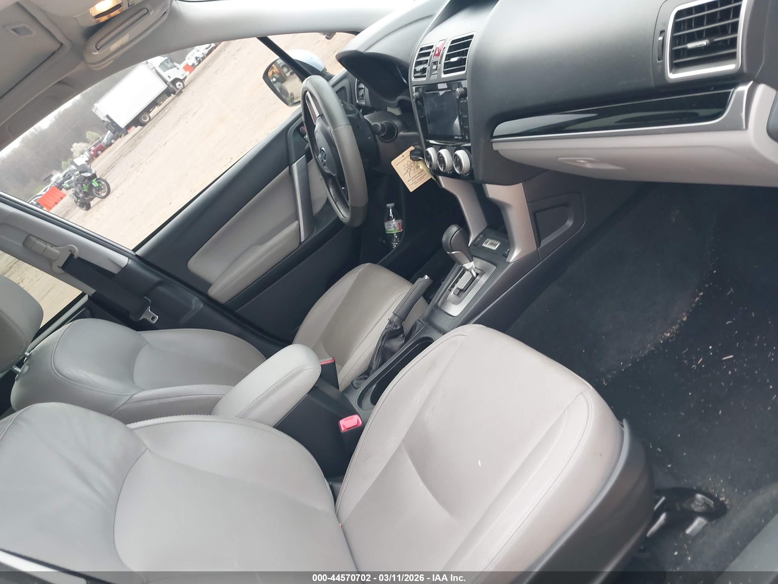 SUBARU FORESTER image 5