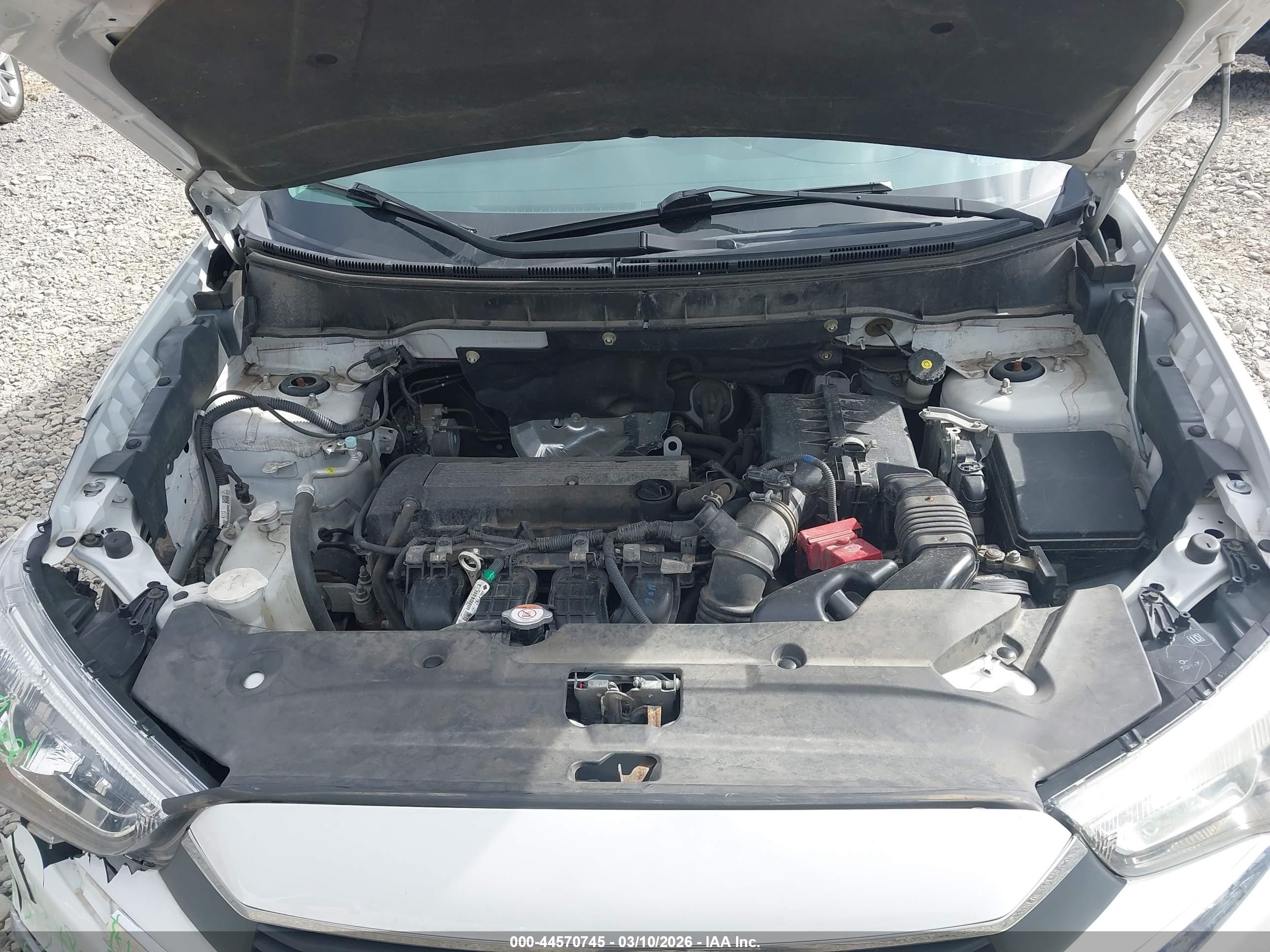 MITSUBISHI OUTLANDER image 10