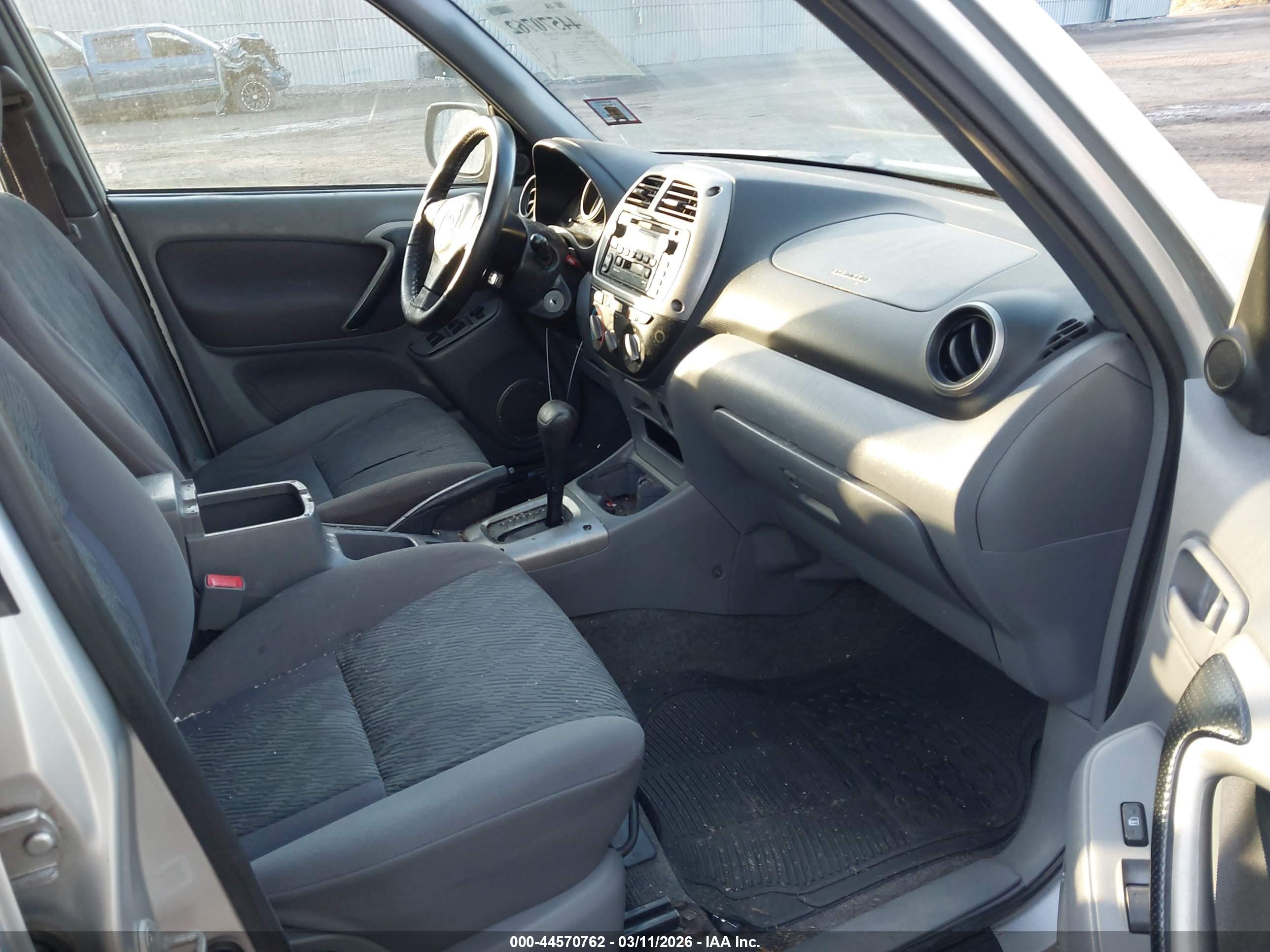 TOYOTA RAV4 image 5