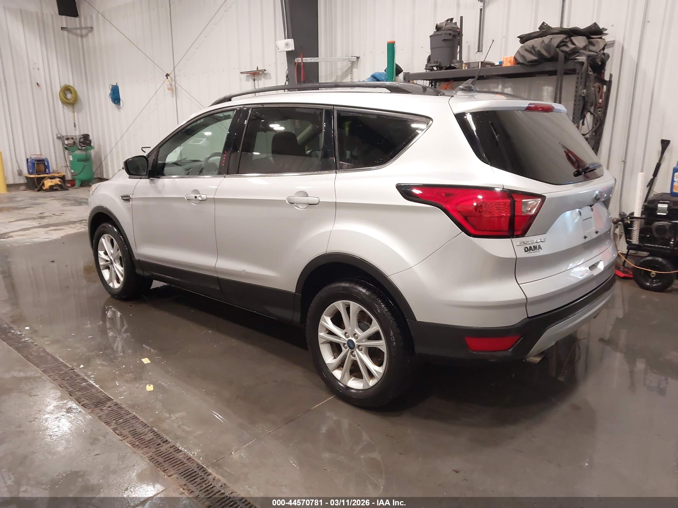 FORD ESCAPE image 3