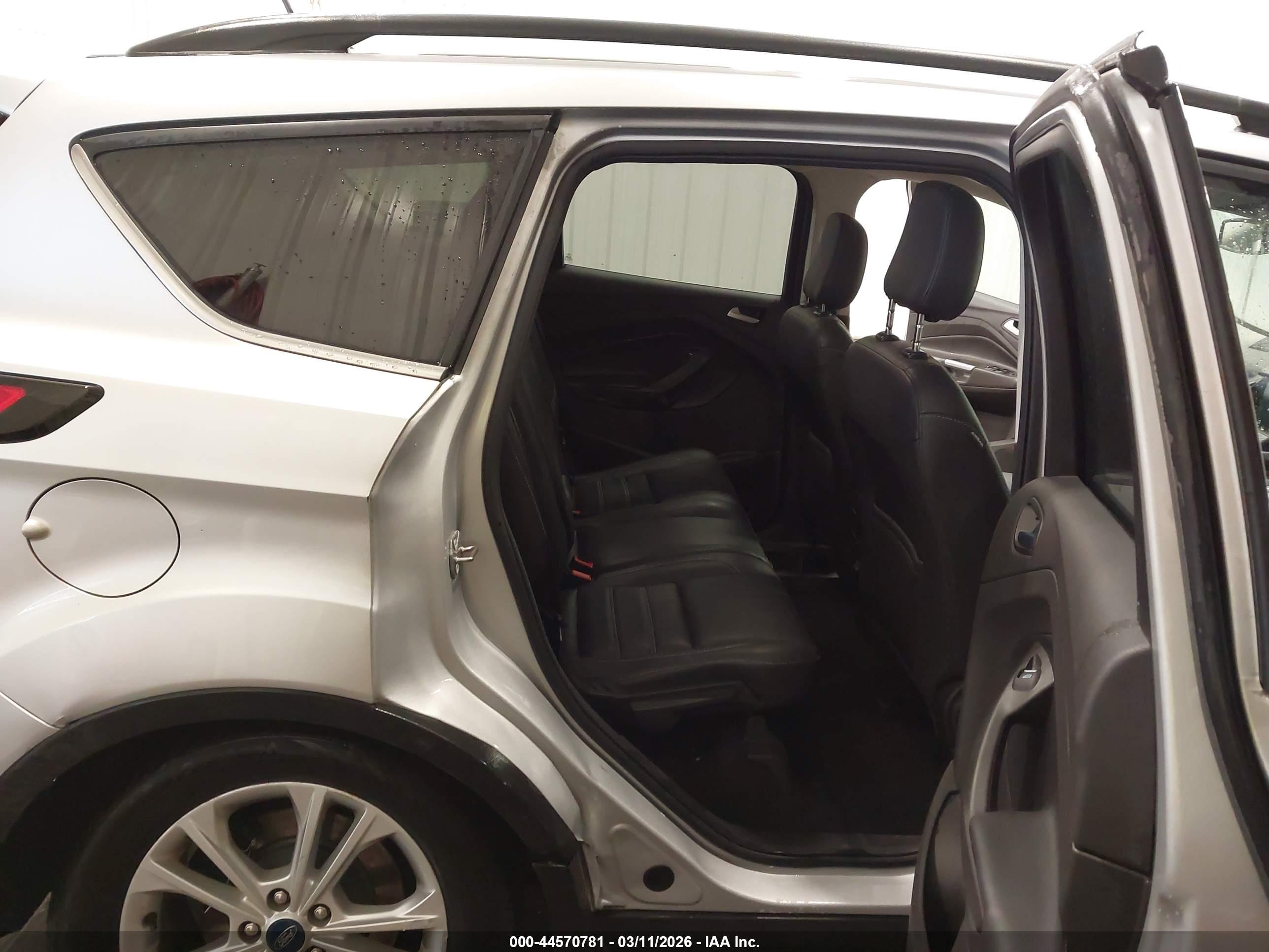 FORD ESCAPE image 8