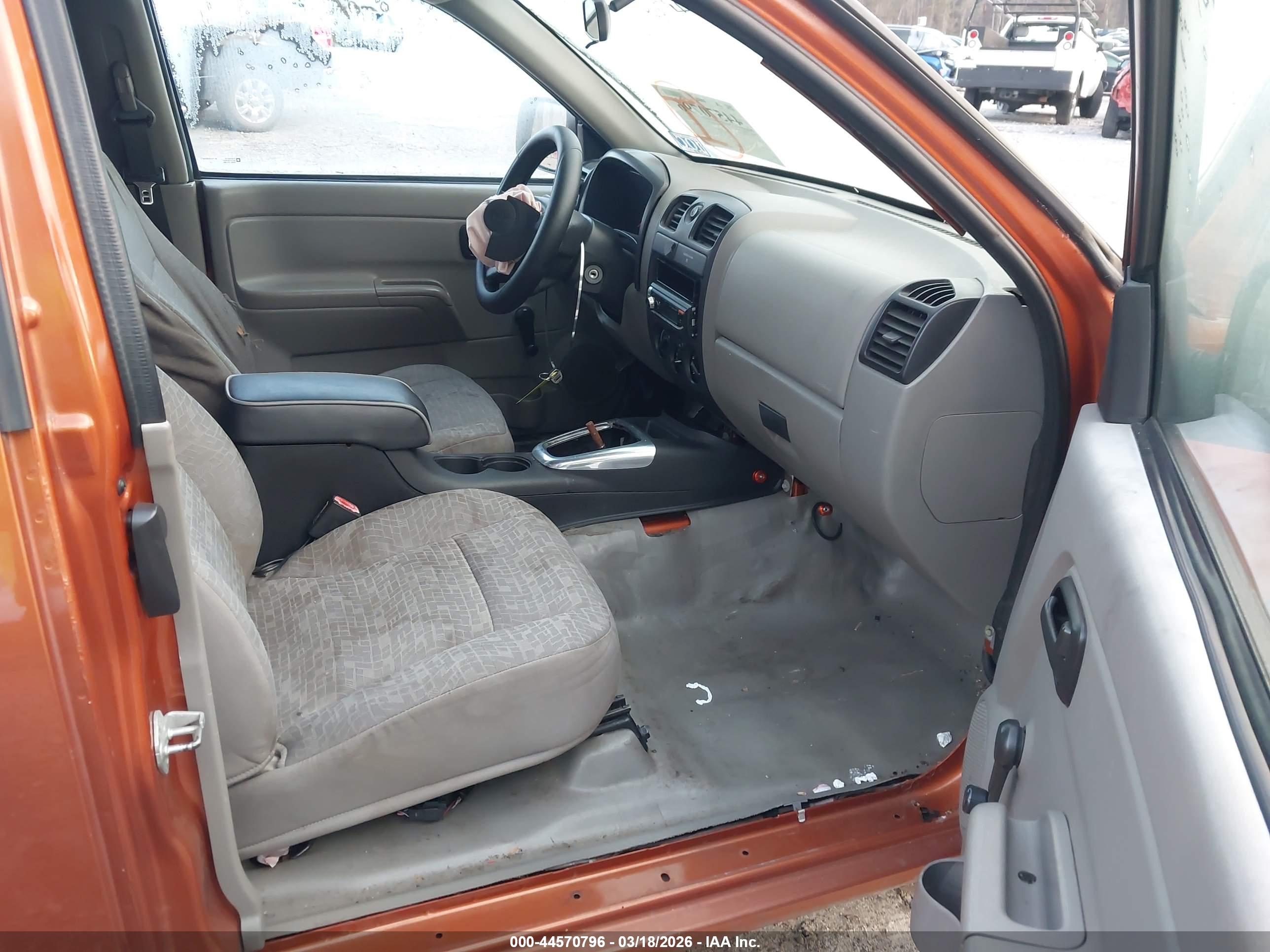 CHEVROLET COLORADO image 5