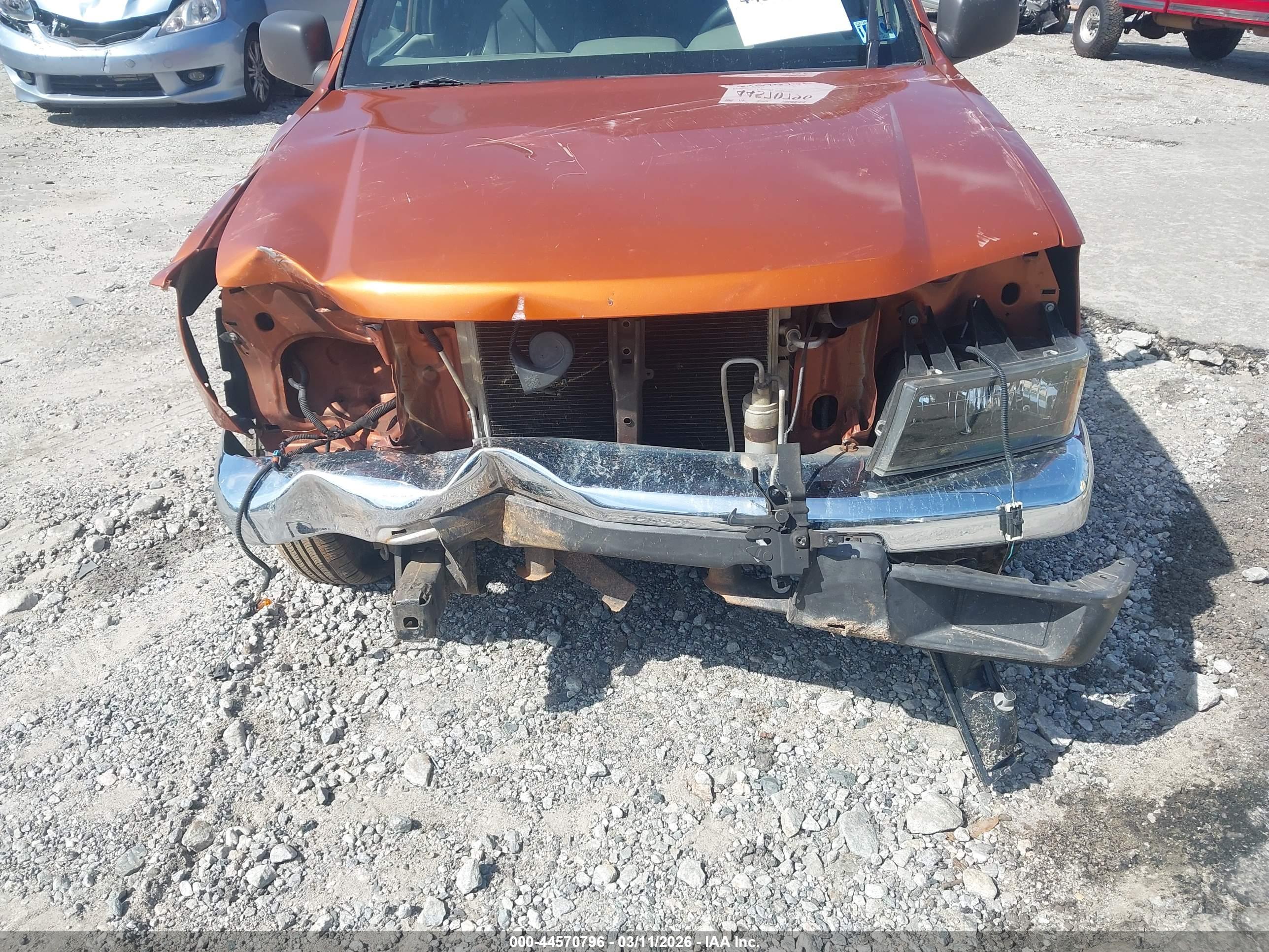 CHEVROLET COLORADO image 6