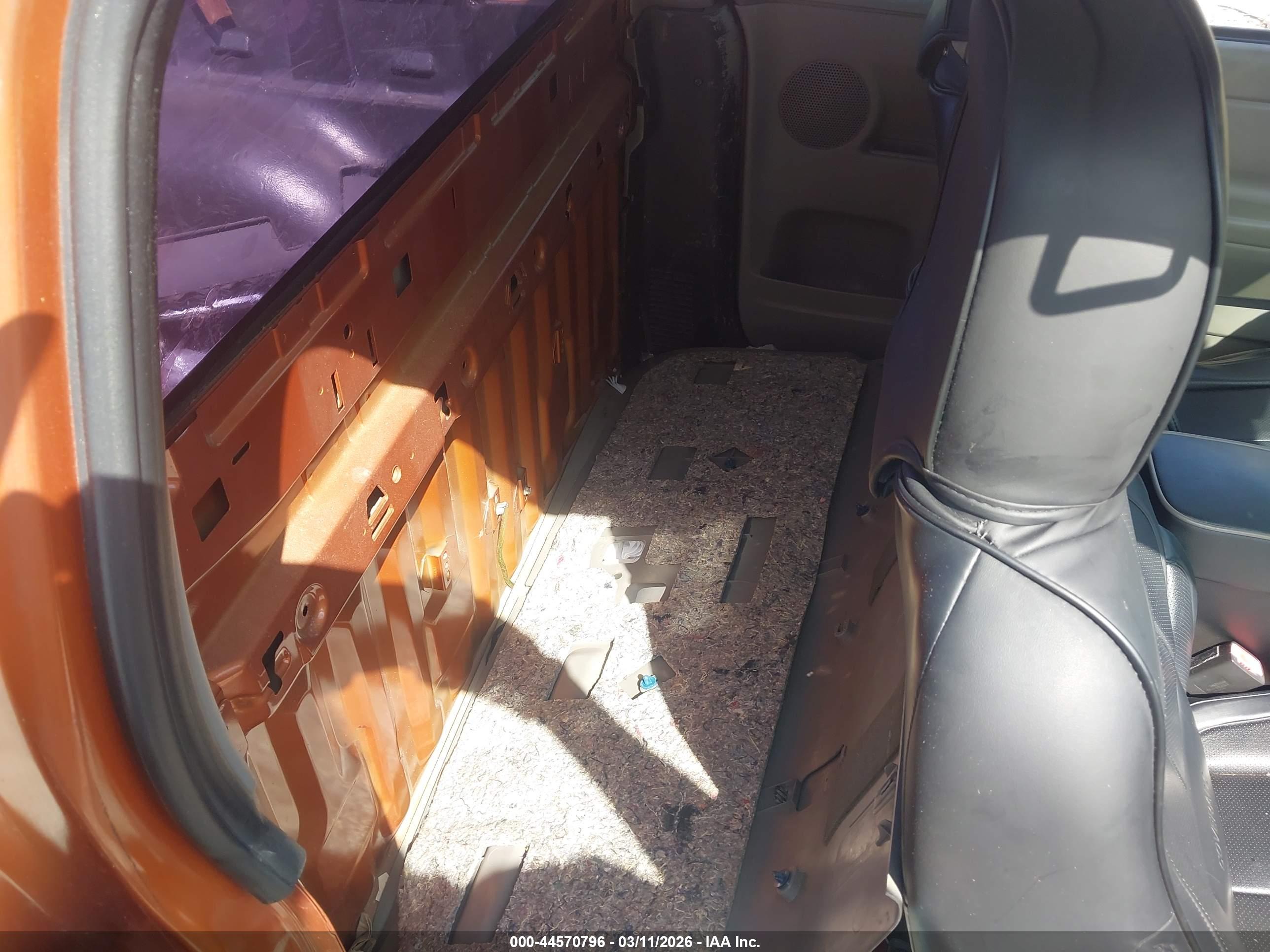 CHEVROLET COLORADO image 8
