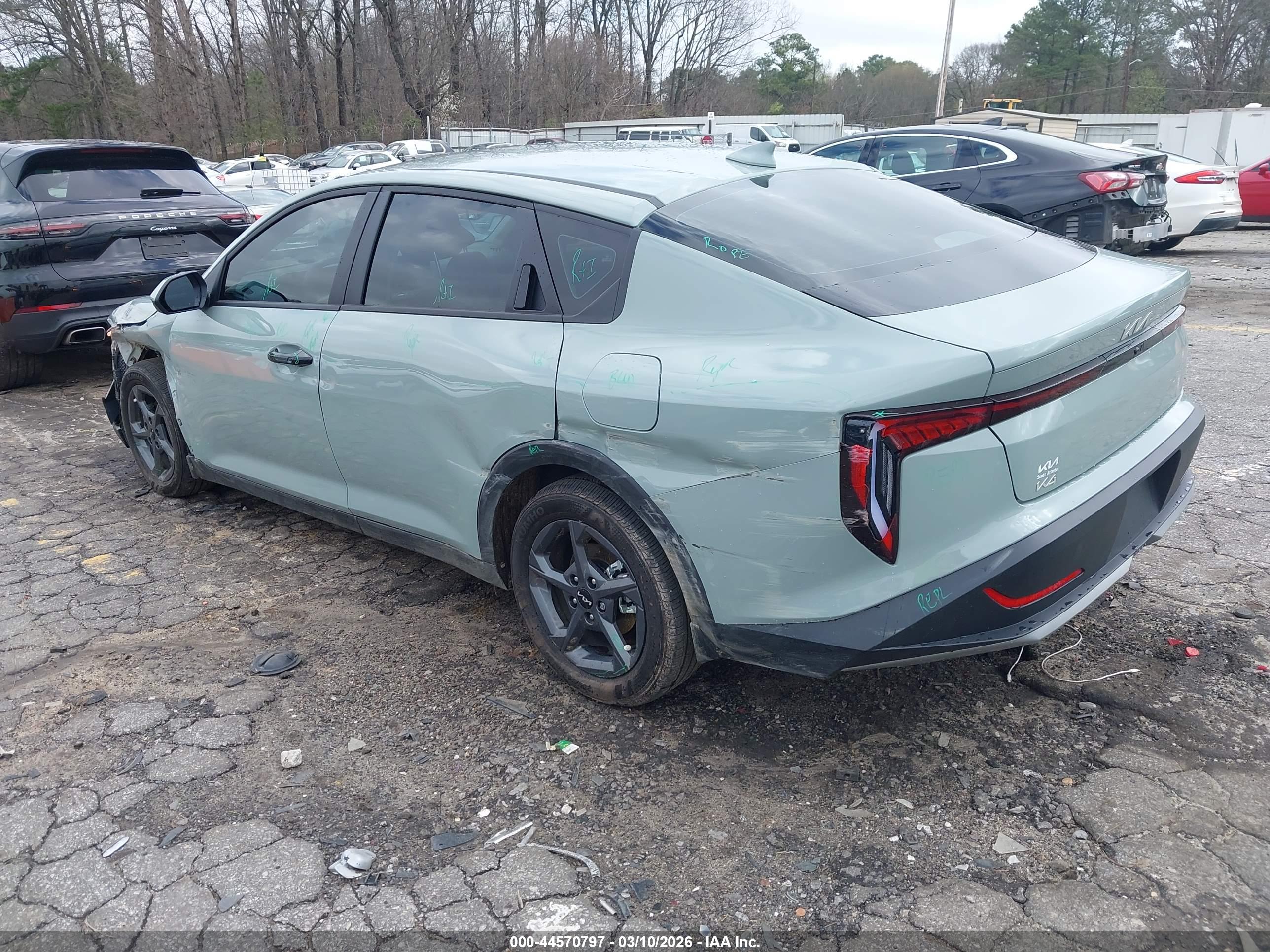 KIA K4 image 3