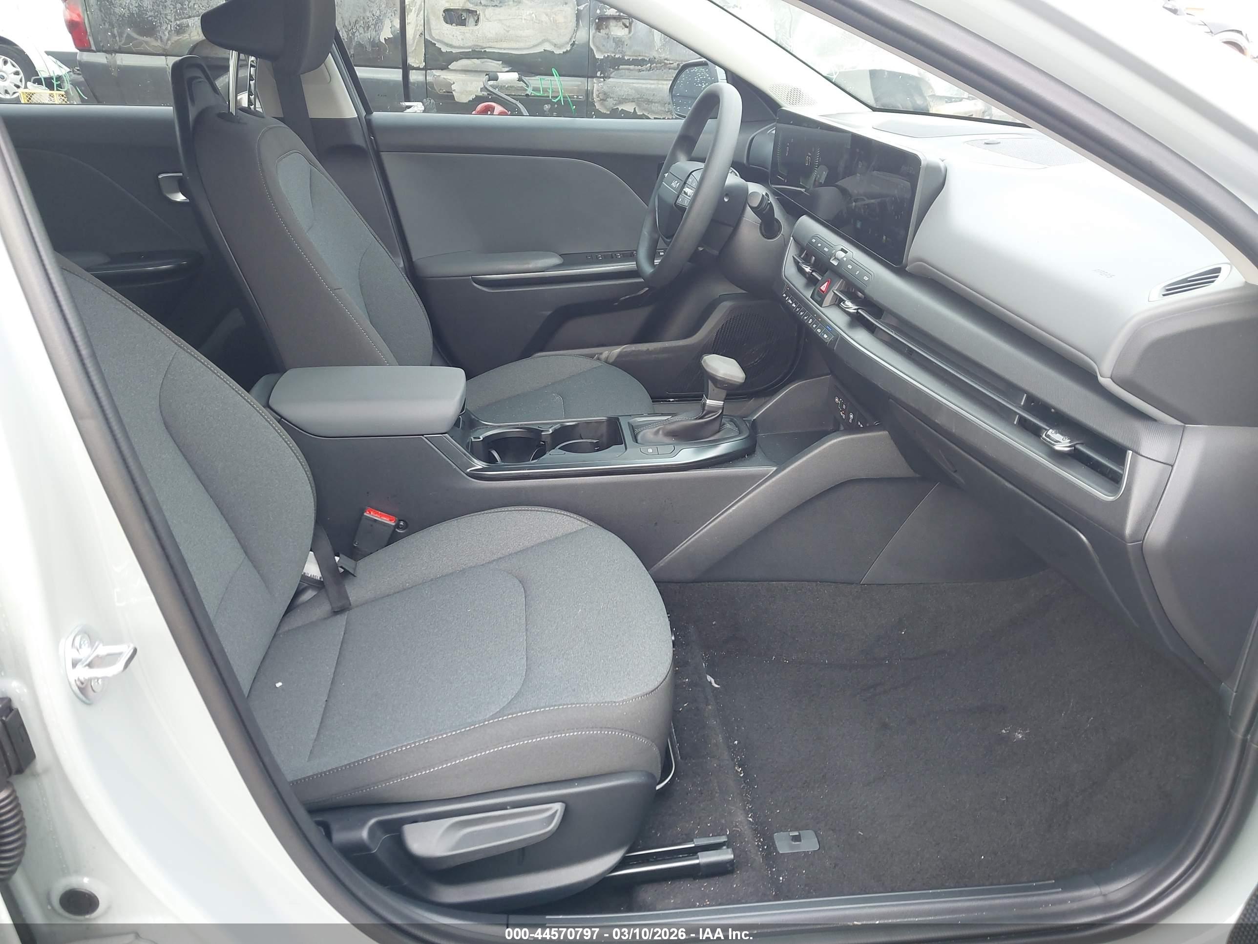 KIA K4 image 5