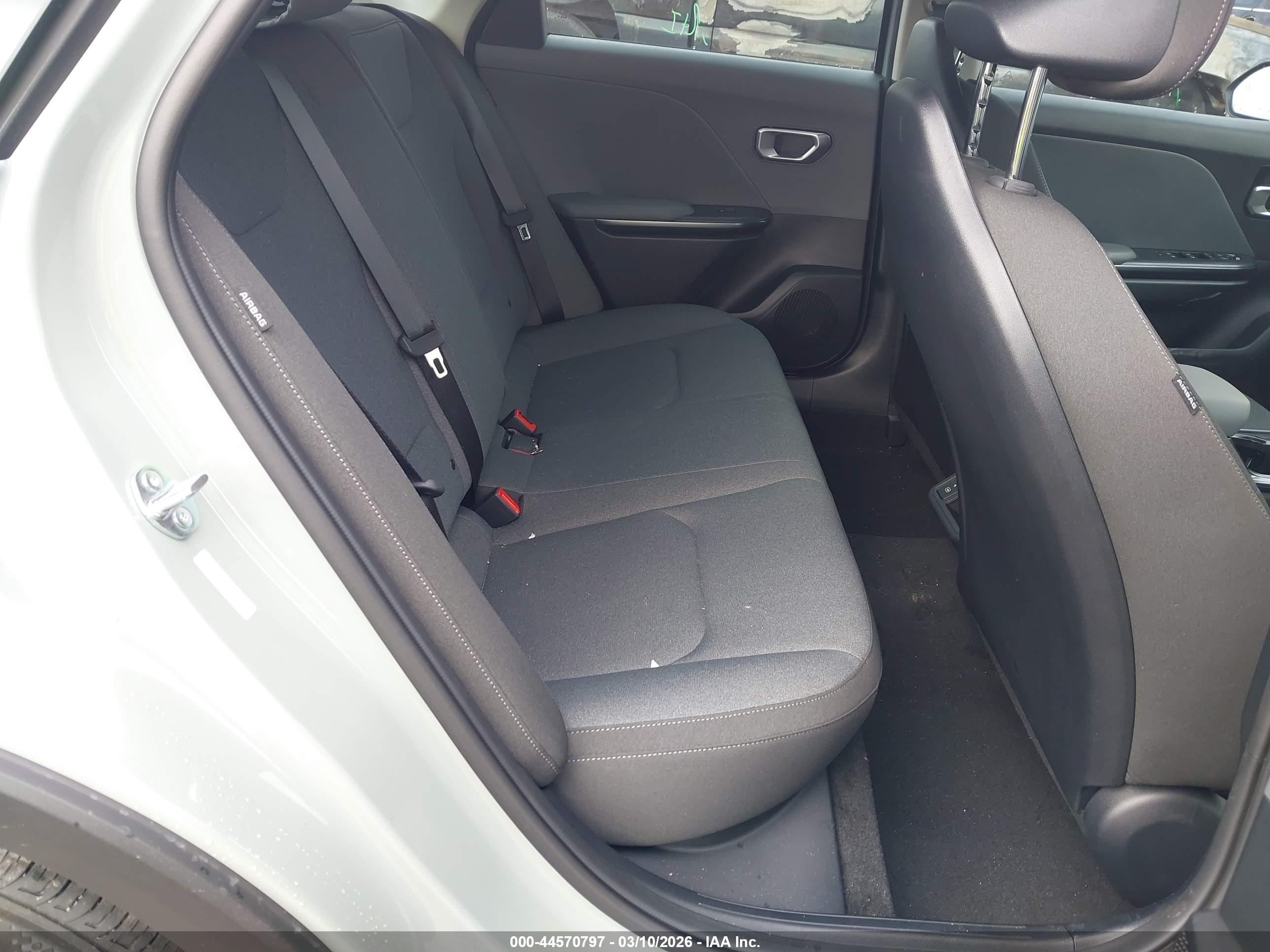 KIA K4 image 8