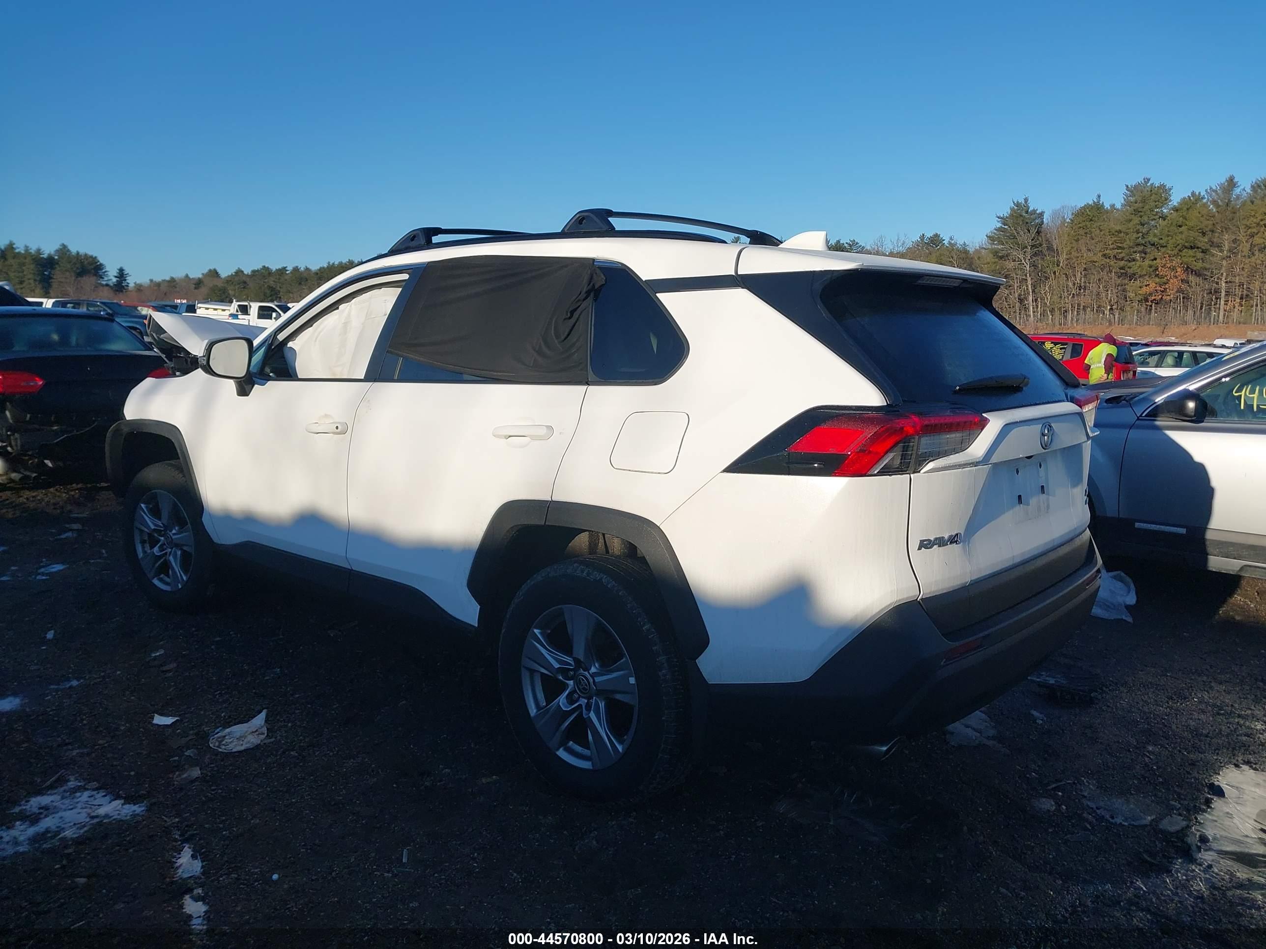 TOYOTA RAV4 image 3