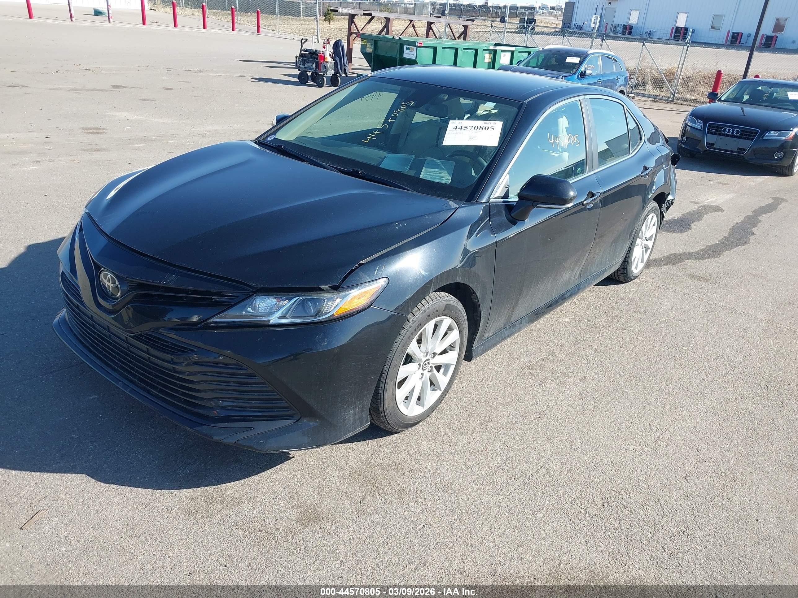 TOYOTA CAMRY image 2