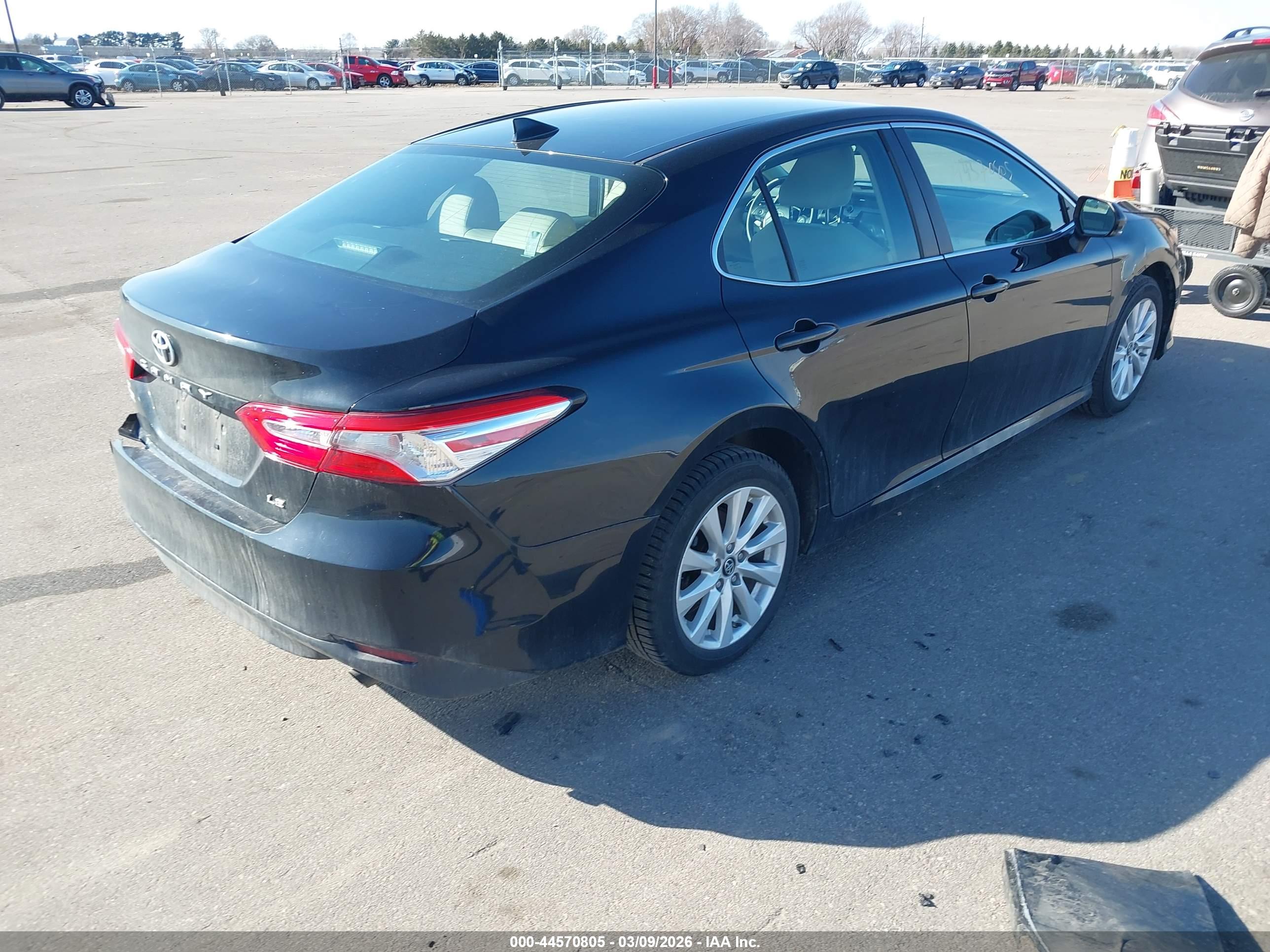 TOYOTA CAMRY image 4