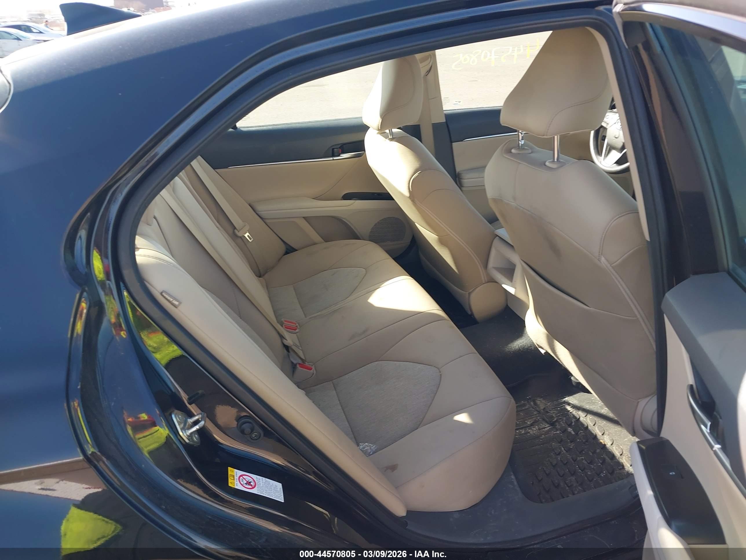TOYOTA CAMRY image 8