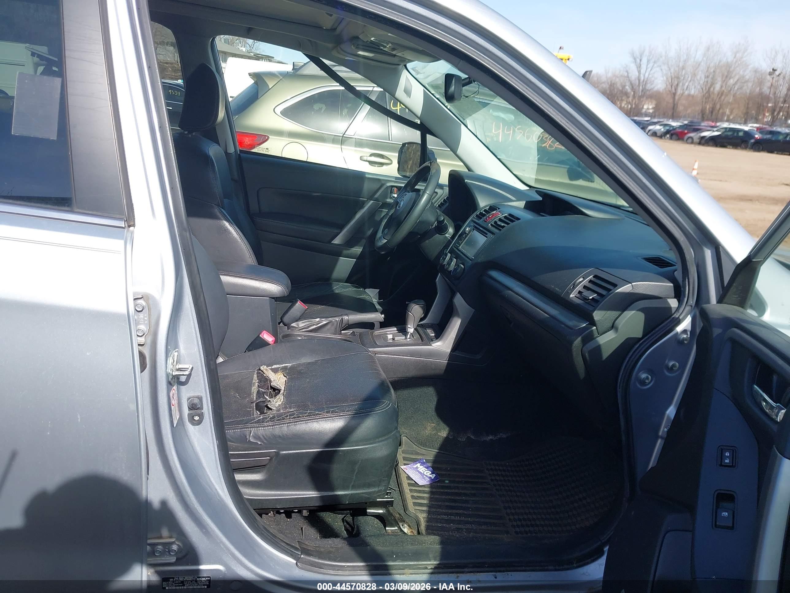 SUBARU FORESTER image 5