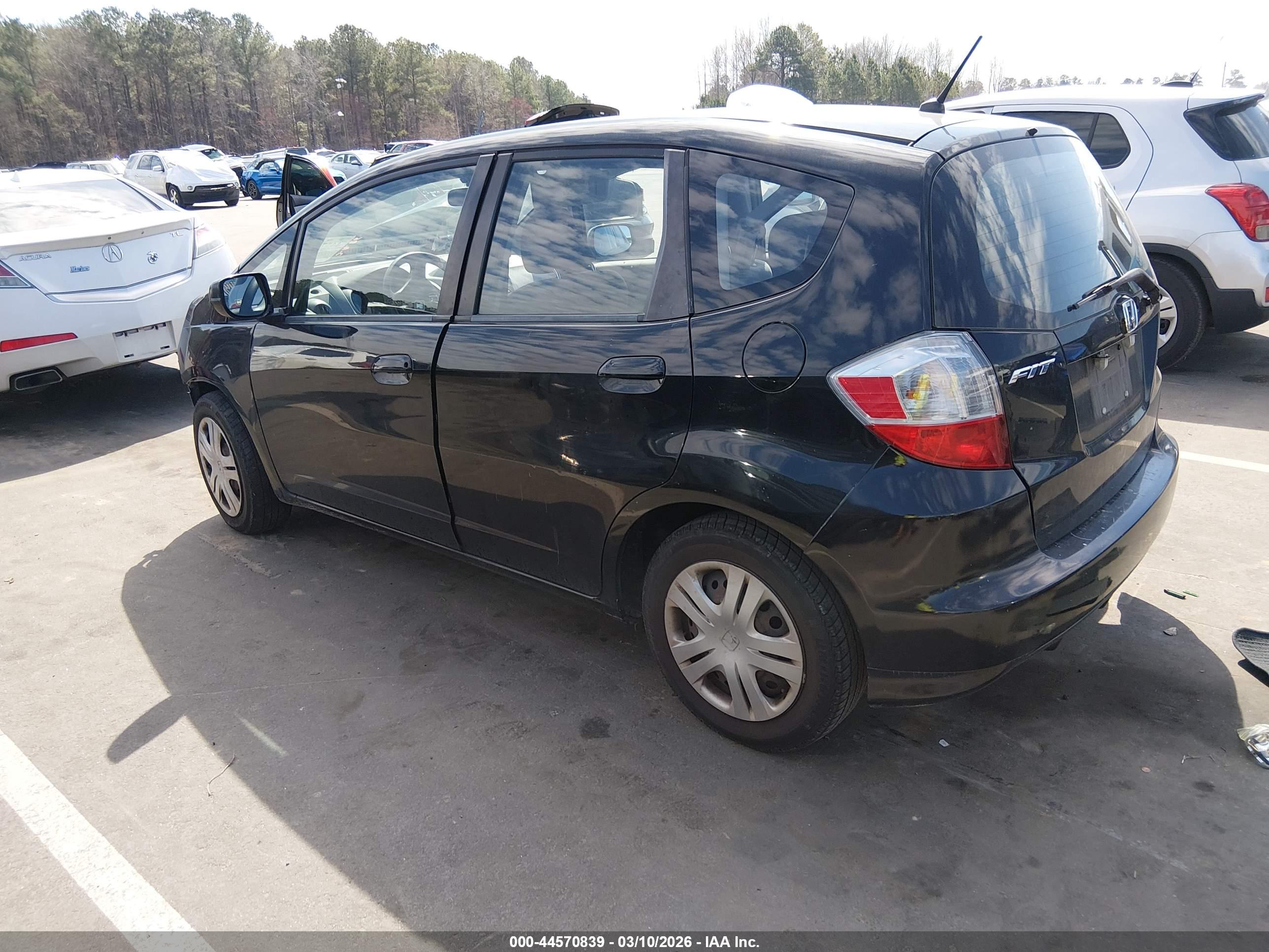 HONDA FIT image 3