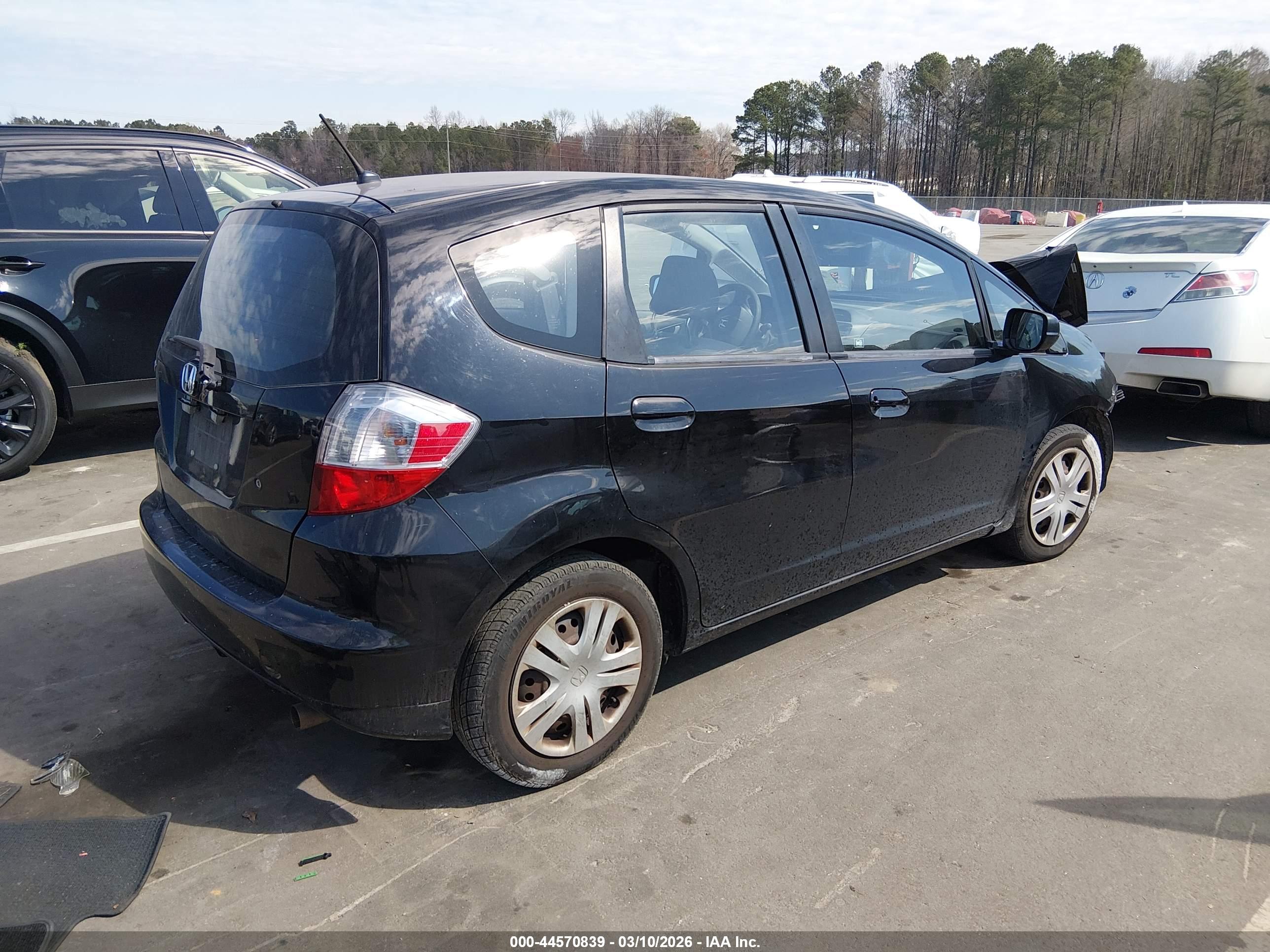HONDA FIT image 4
