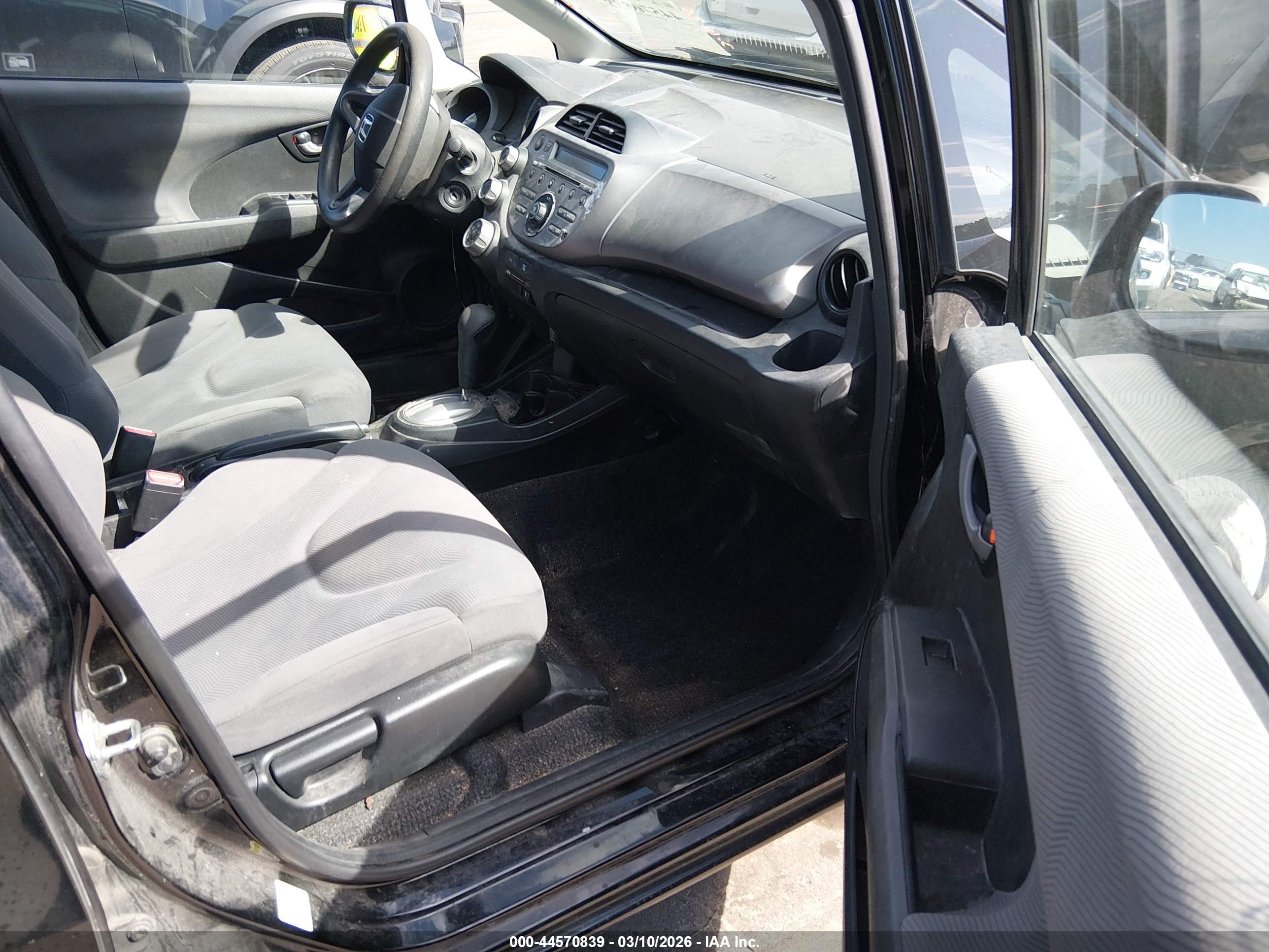HONDA FIT image 5