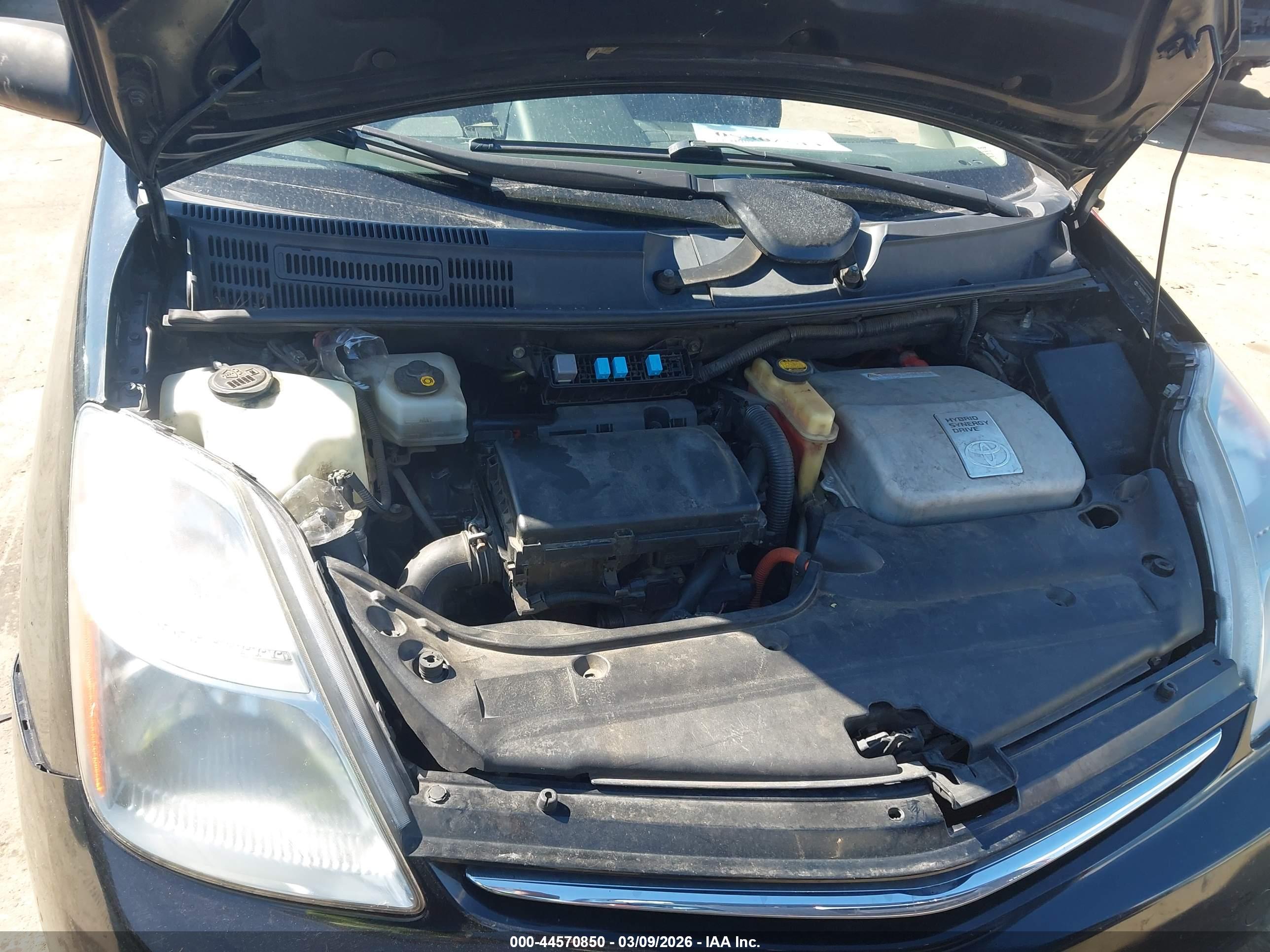 TOYOTA PRIUS image 10