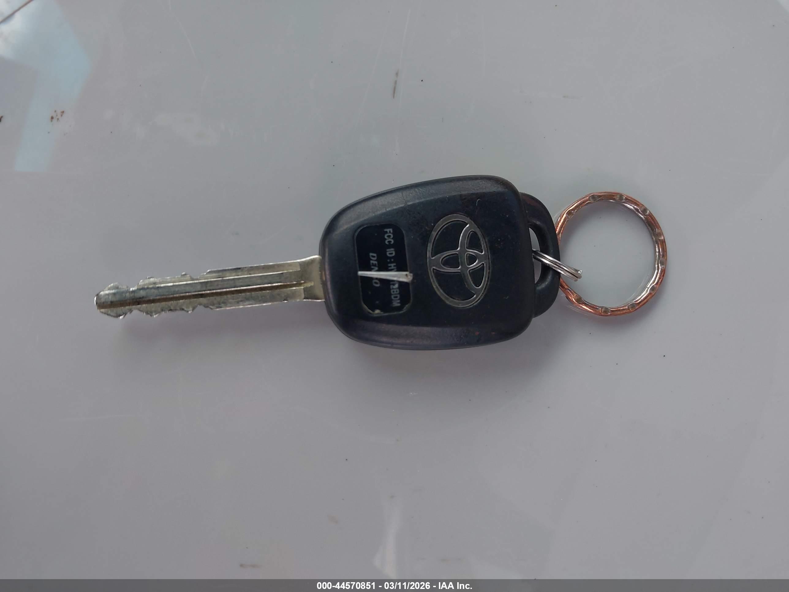 TOYOTA CAMRY image 11