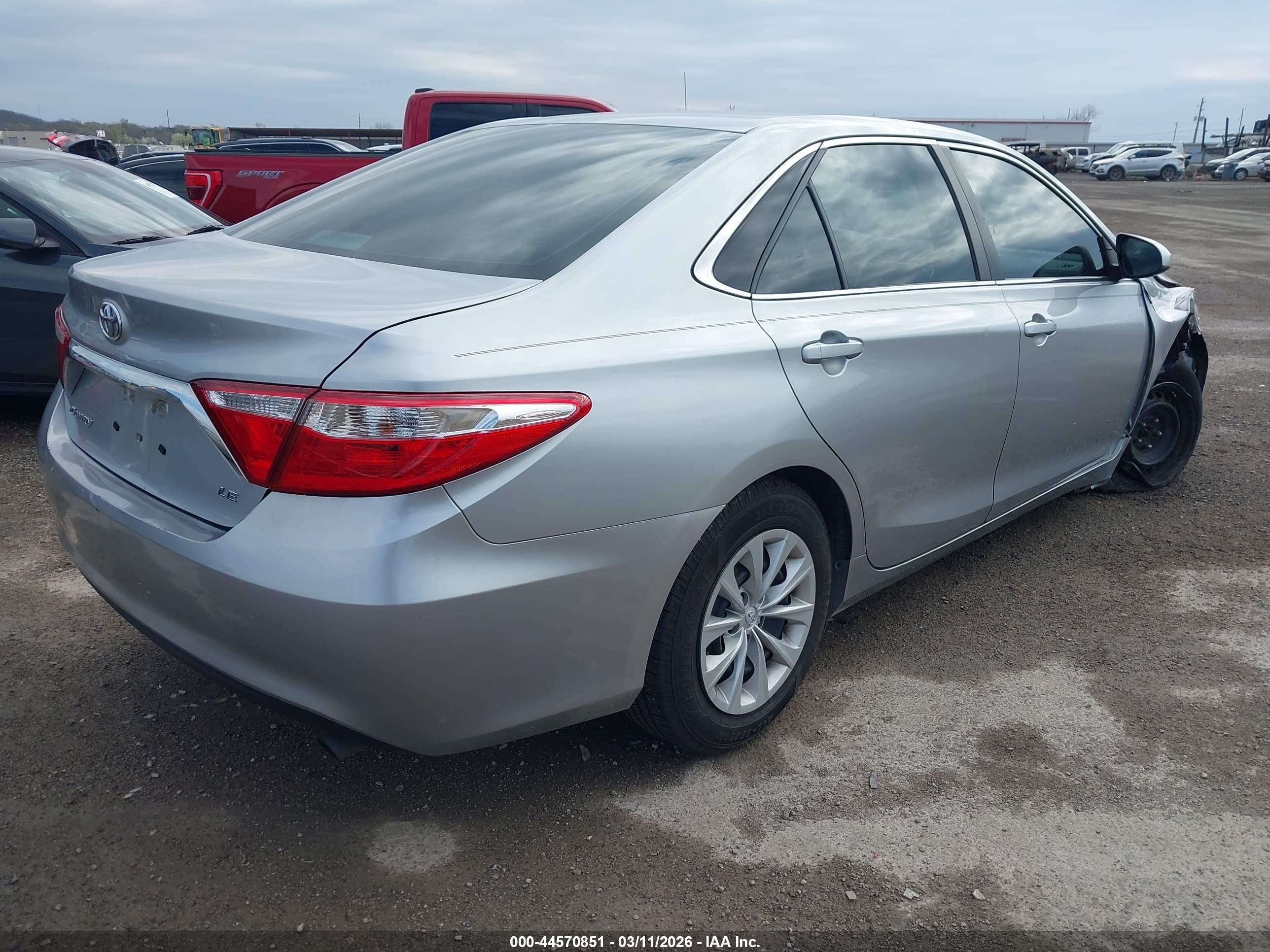 TOYOTA CAMRY image 4