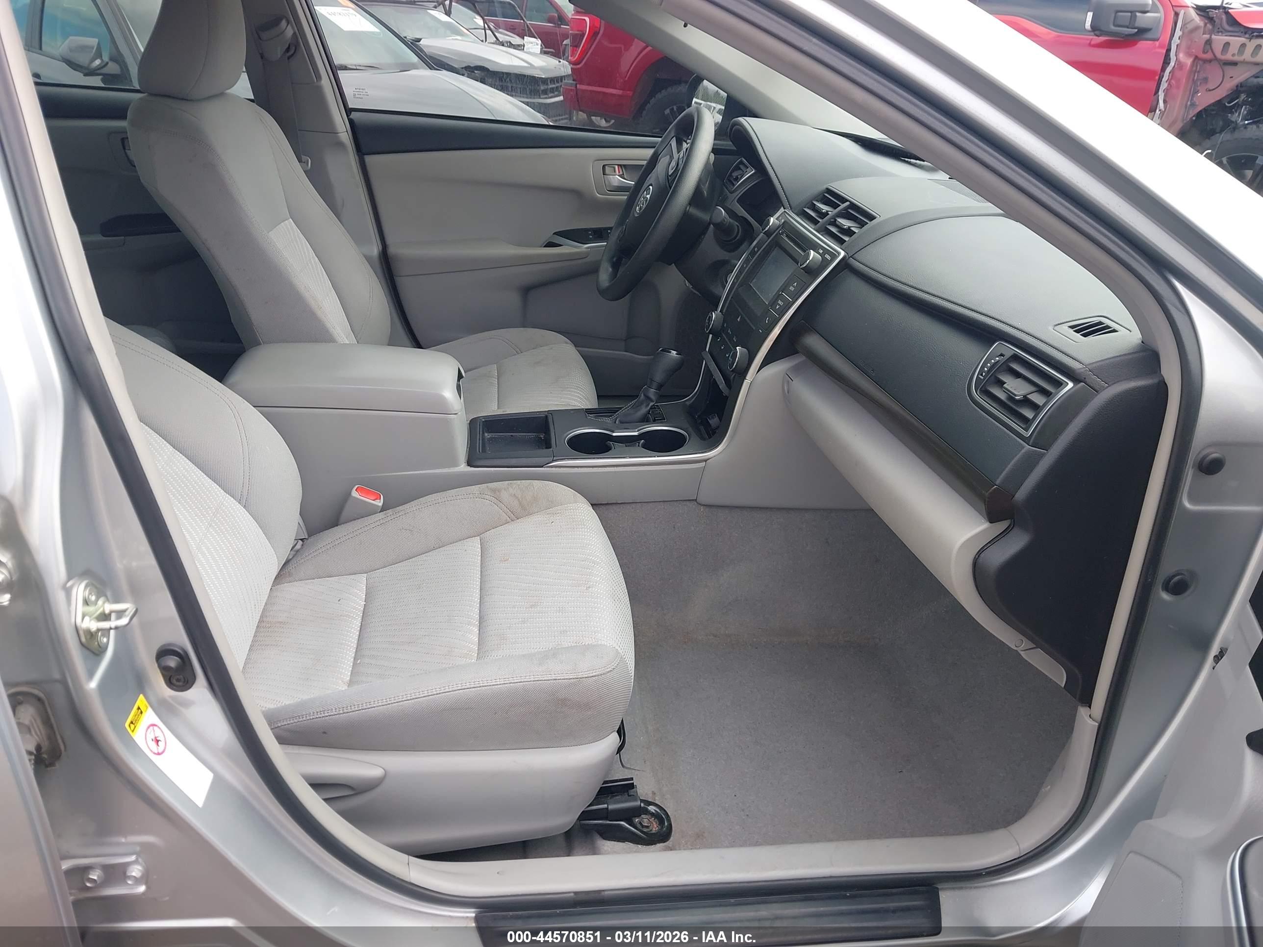 TOYOTA CAMRY image 5