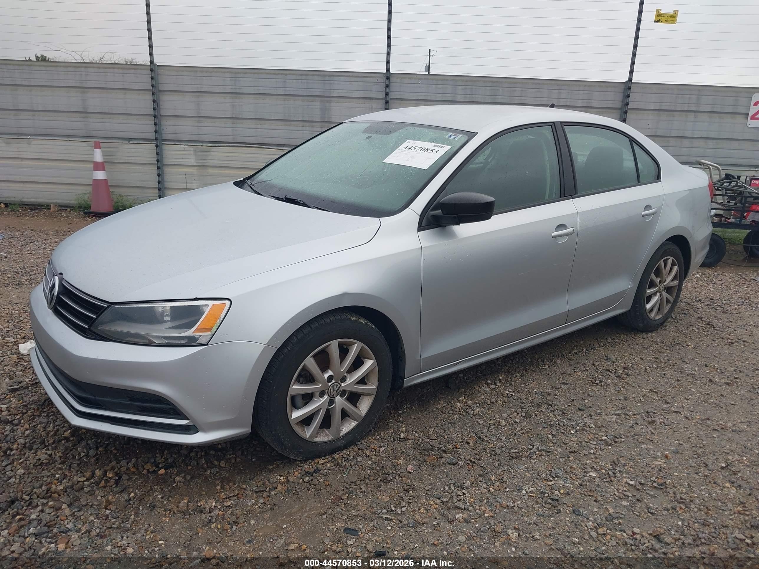 VOLKSWAGEN JETTA image 2