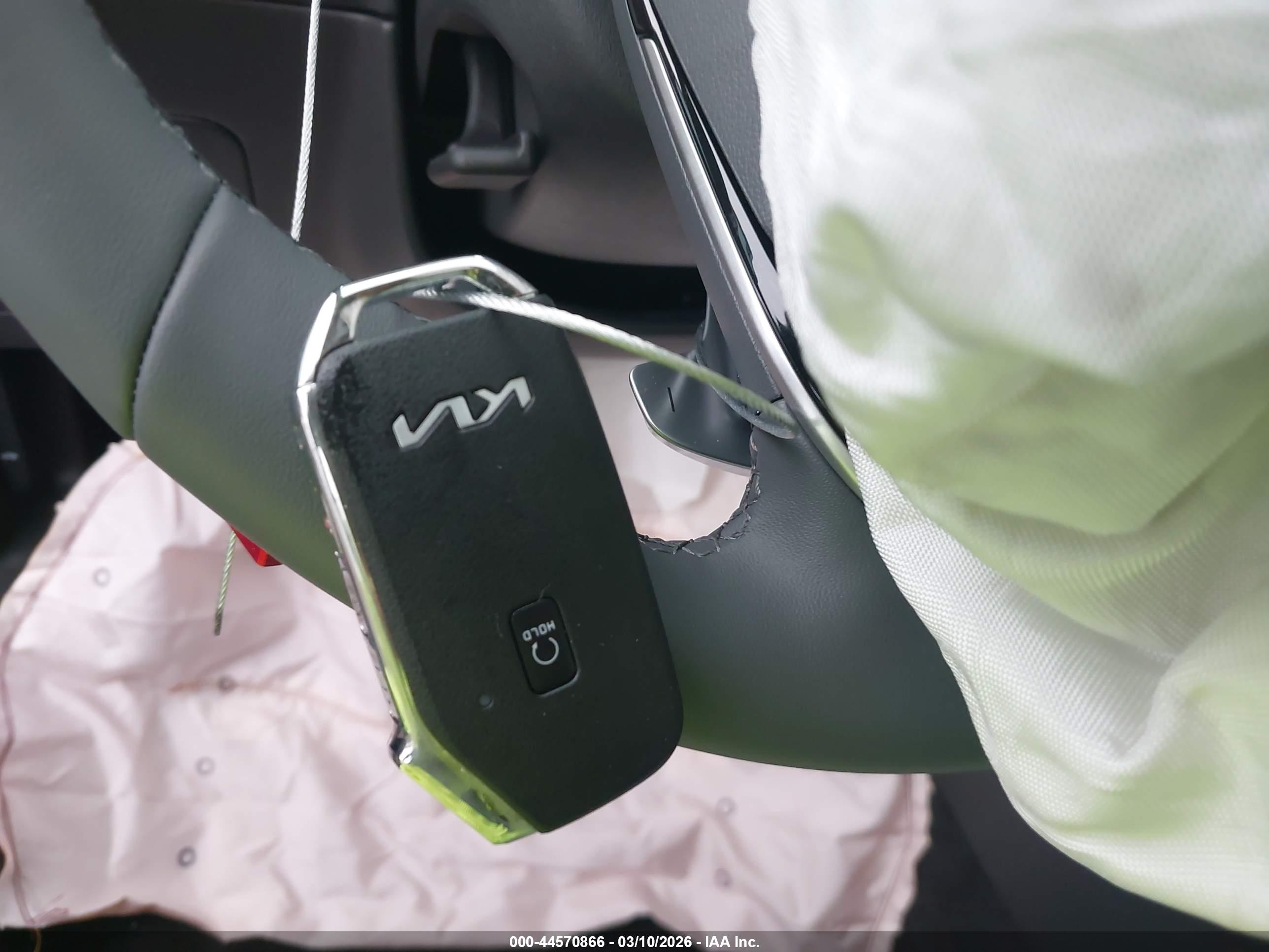 KIA NIRO image 11