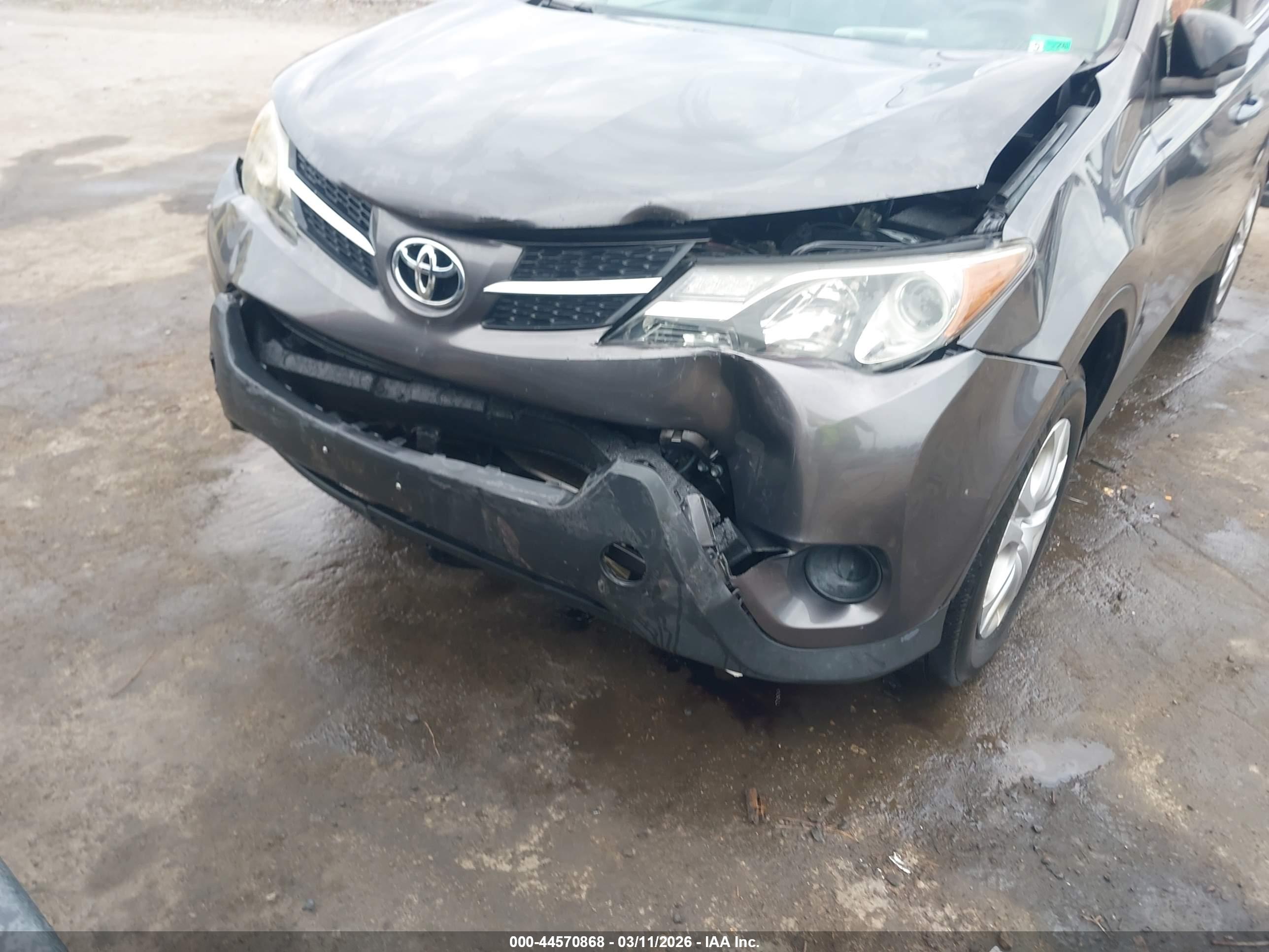 TOYOTA RAV4 image 6