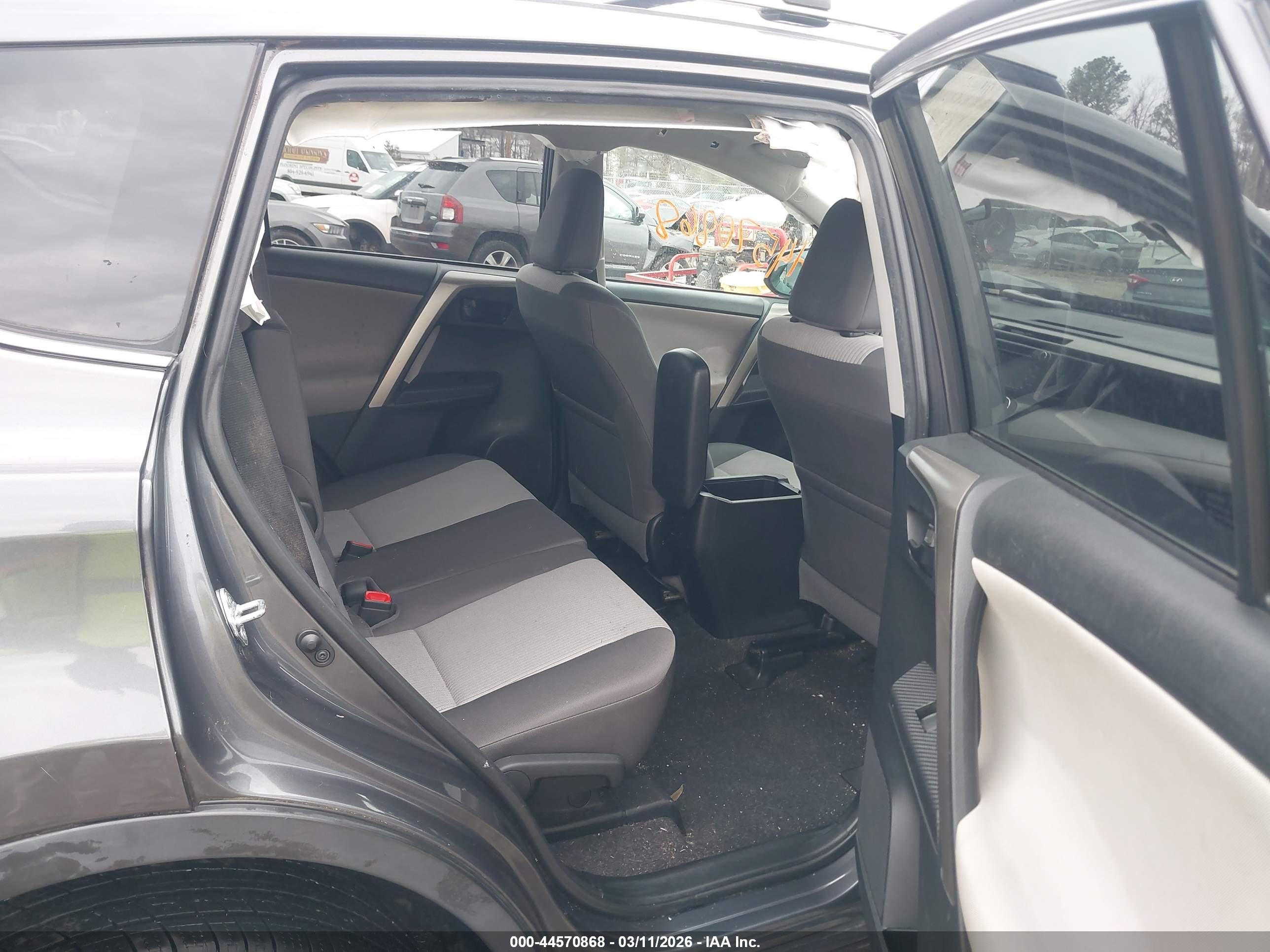TOYOTA RAV4 image 8