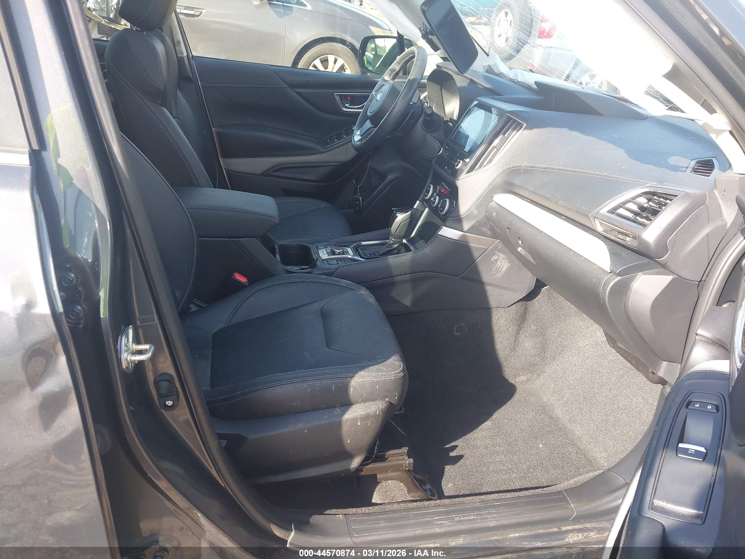 SUBARU FORESTER image 5